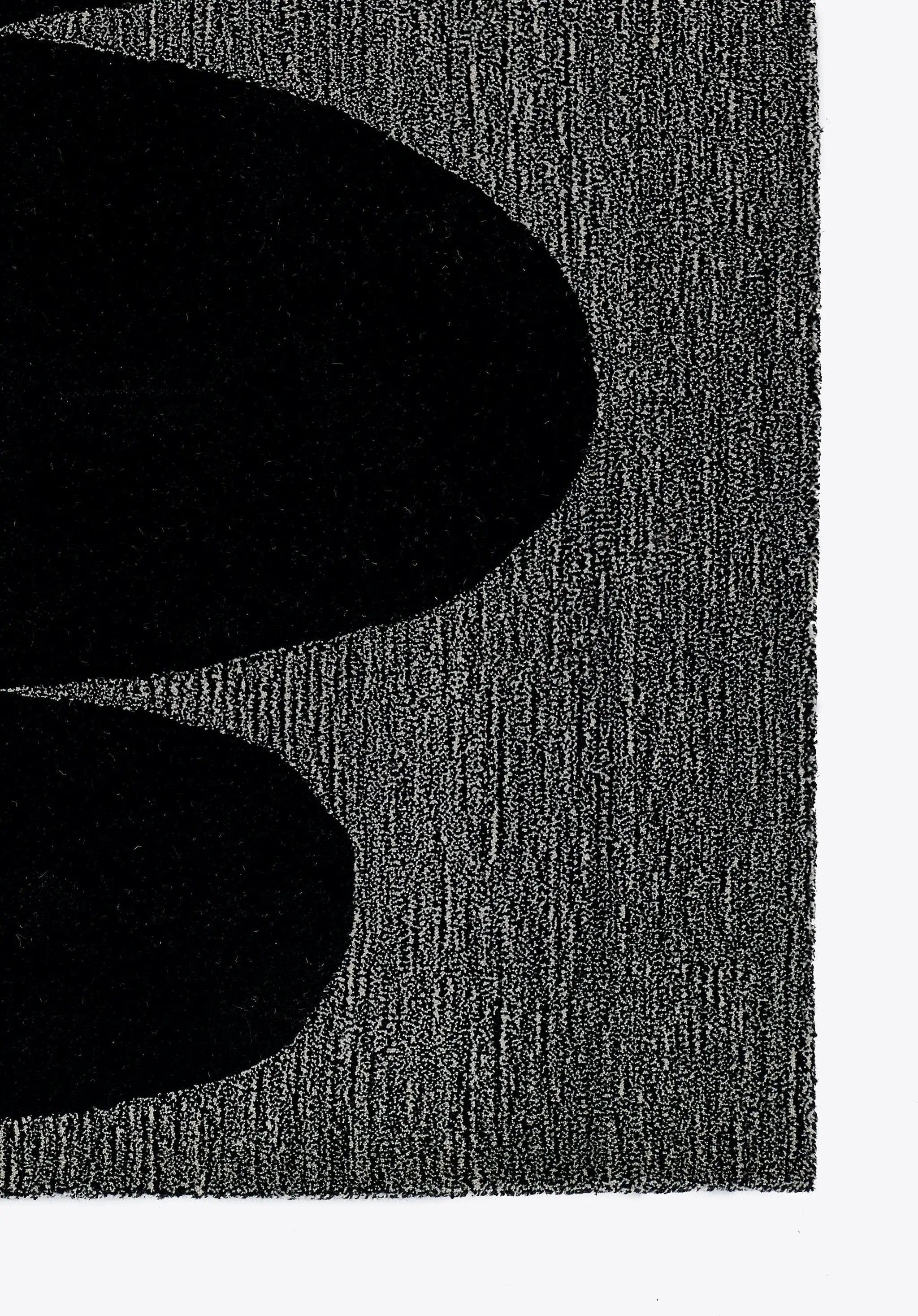 Simba SIM-9 Black Area Rug by Momeni