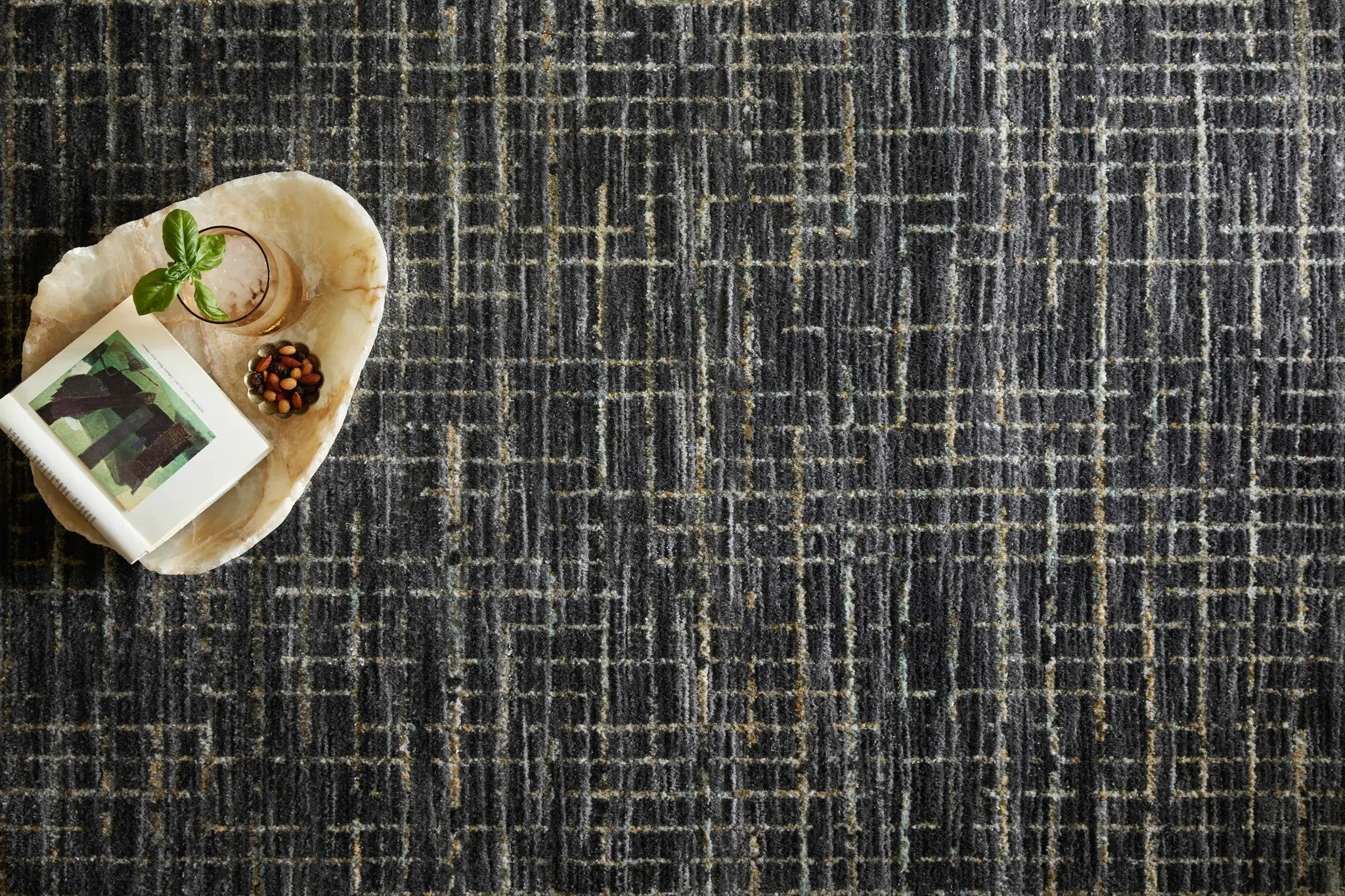 Soho SOH-01 Onyx / Silver Area Rug by Loloi