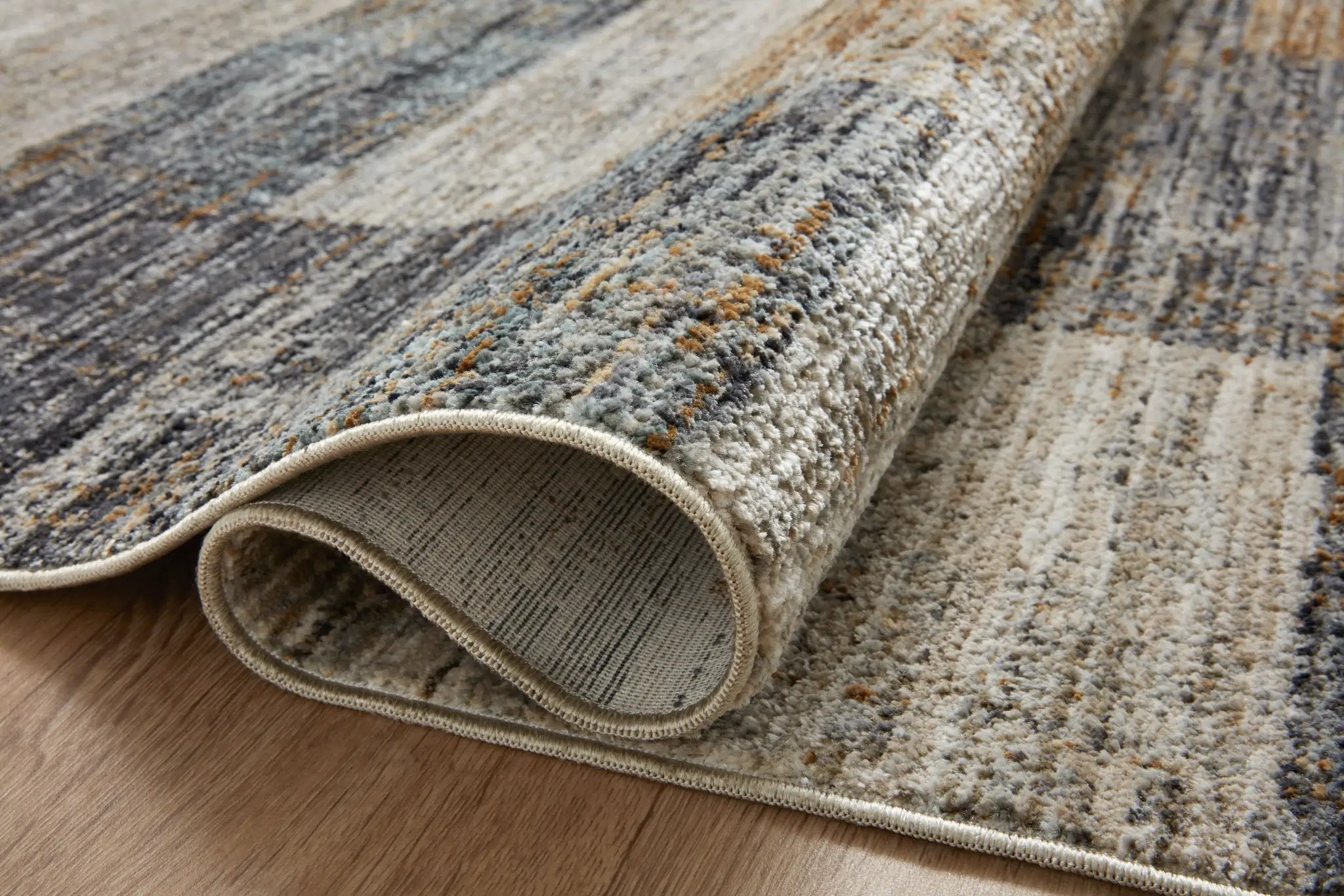 Soho SOH-08 Grey / Gold Area Rug by Loloi