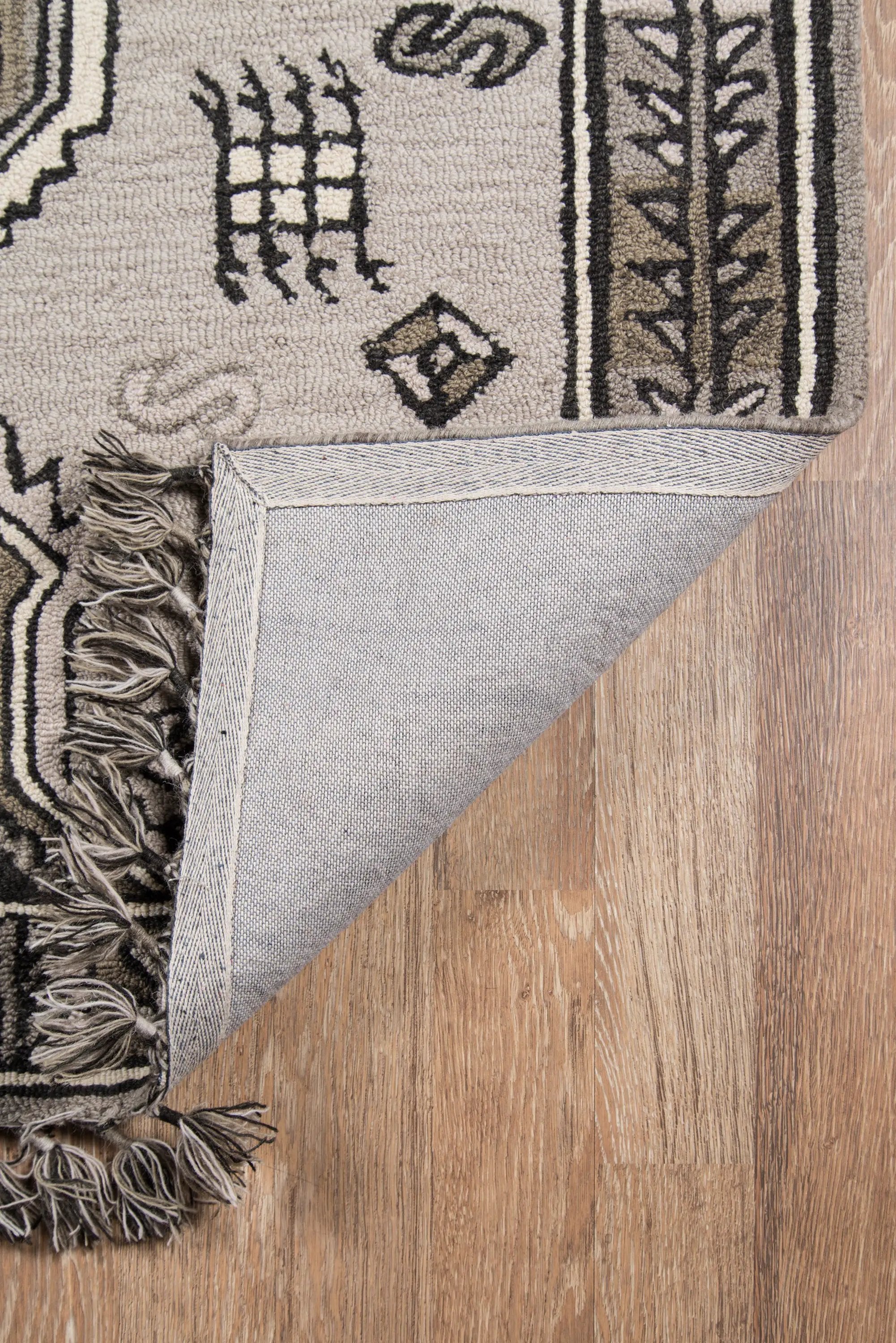 Tahoe TA-03 Gray Area Rug by Momeni