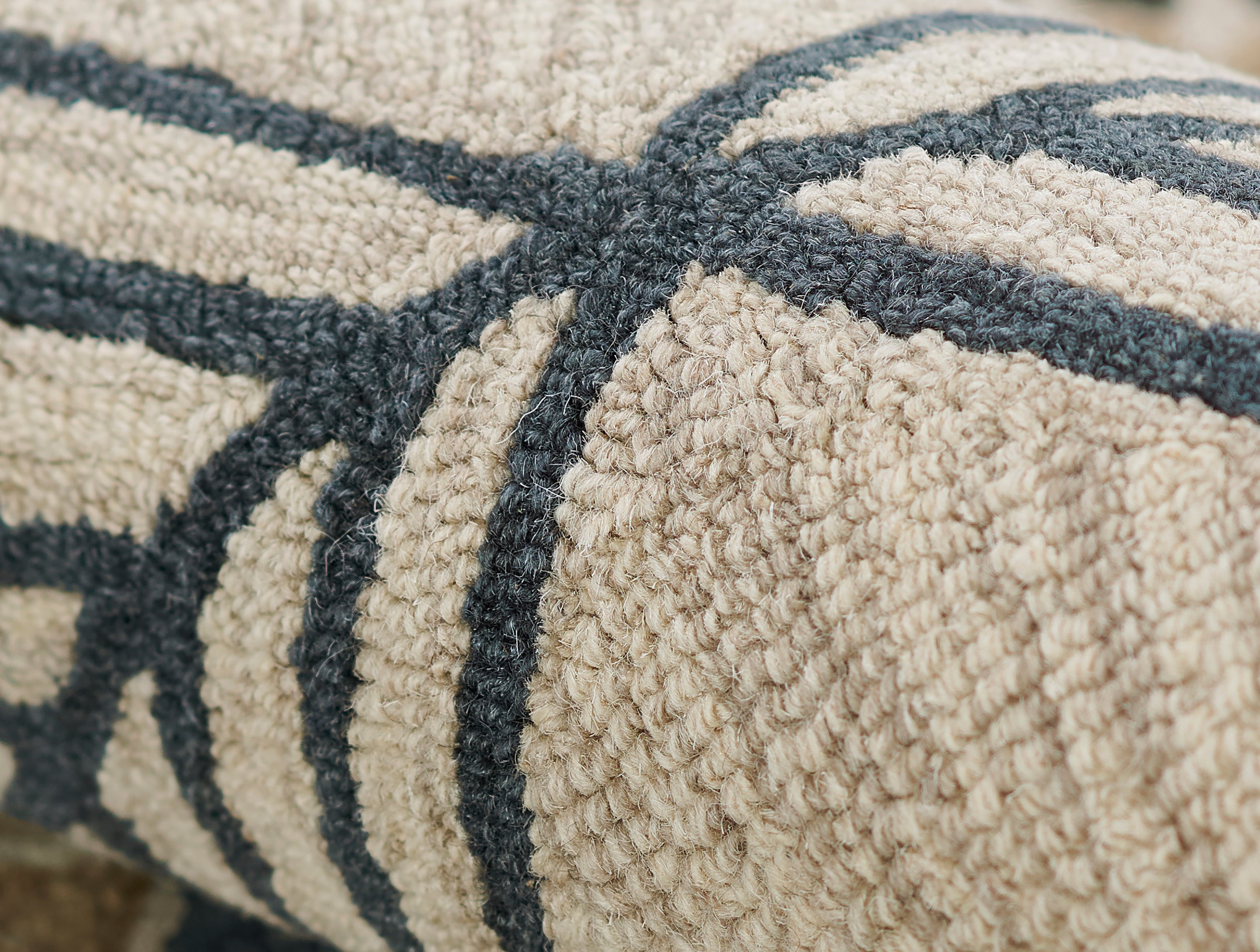 Momeni Tahoe TA-04 Ivory Hand Tufted Area Rug