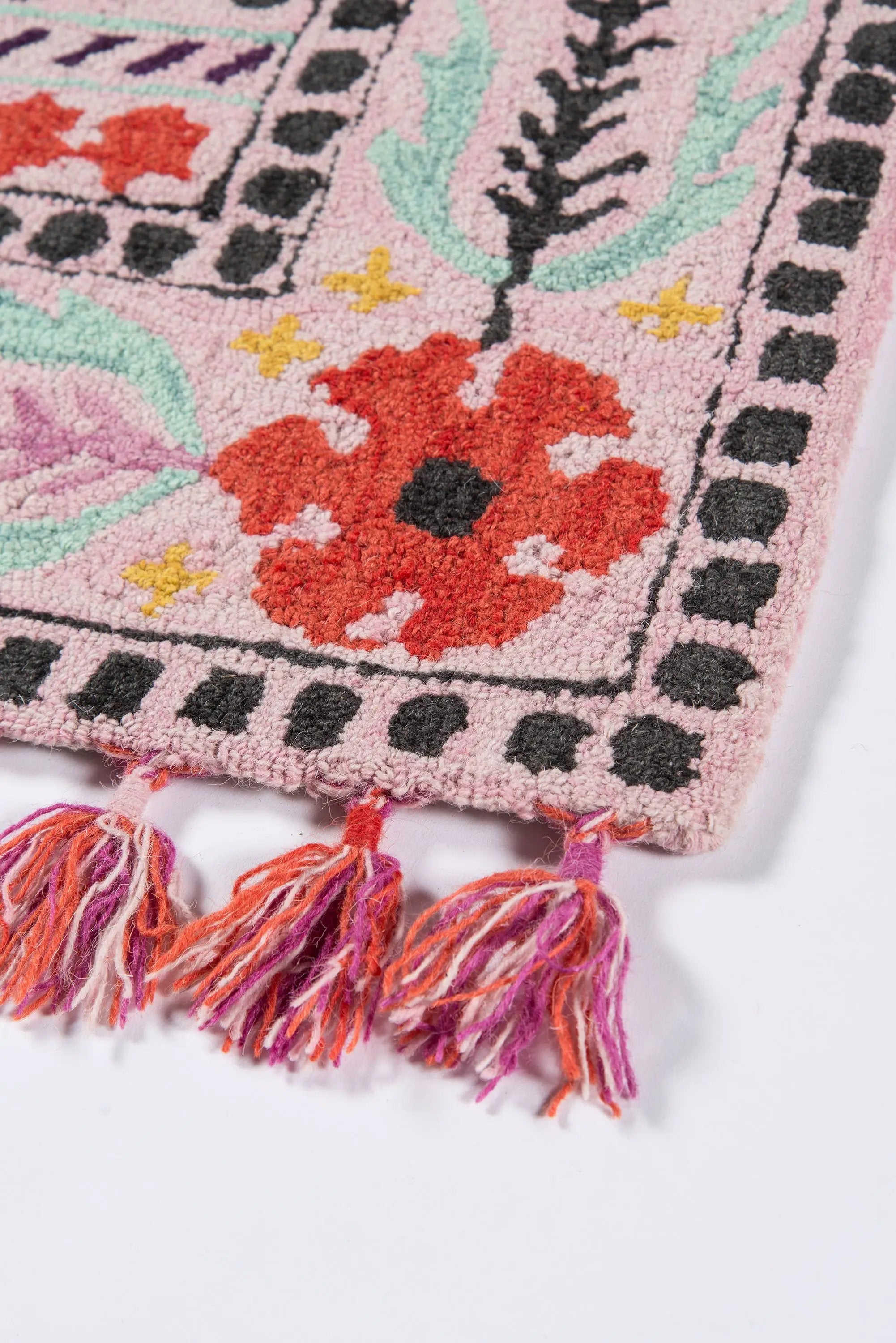 Tahoe TA-07 Pink Area Rug by Momeni