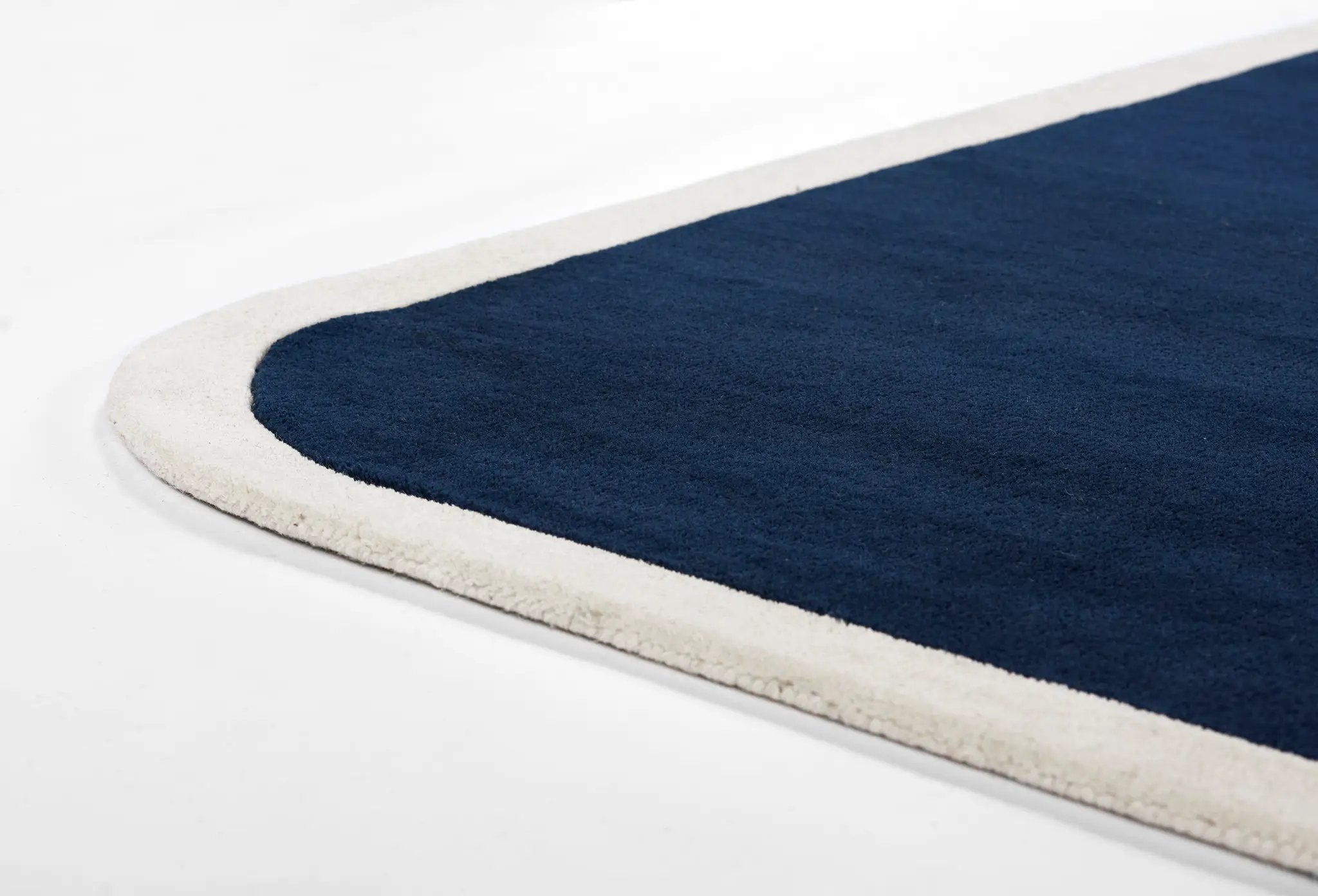Tallulah TAL-1 Navy Area Rug by Novogratz by Momeni