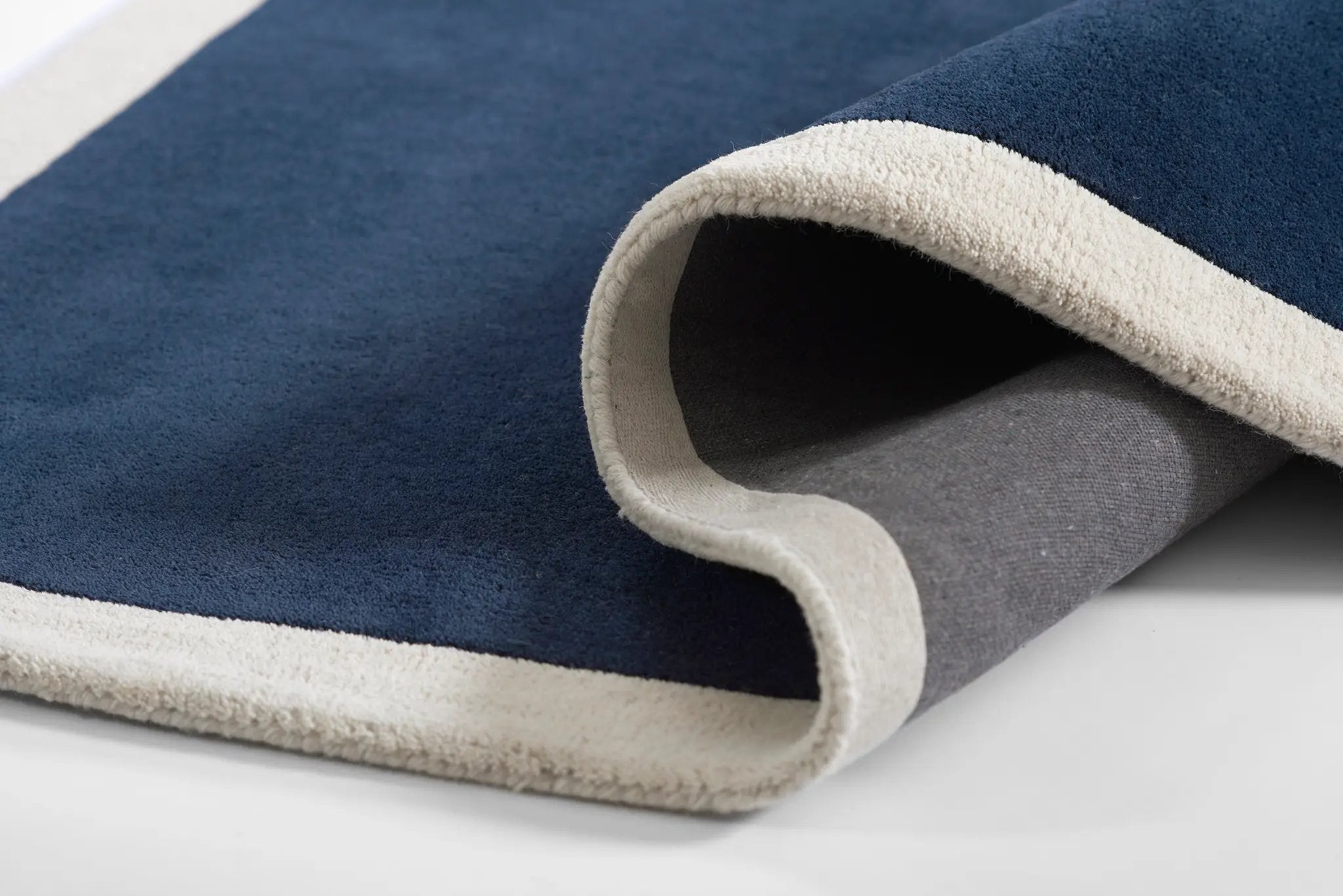 Tallulah TAL-1 Navy Area Rug by Novogratz by Momeni