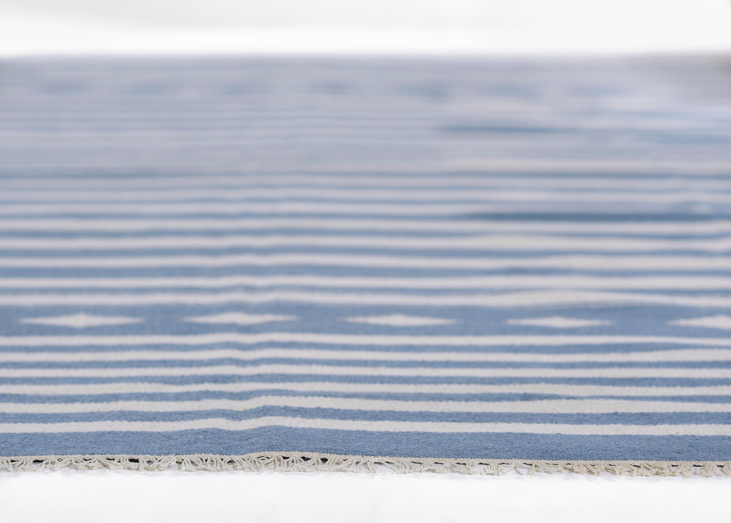 Erin Gates Thompson THO-1 Light Blue Area Rug by Momeni