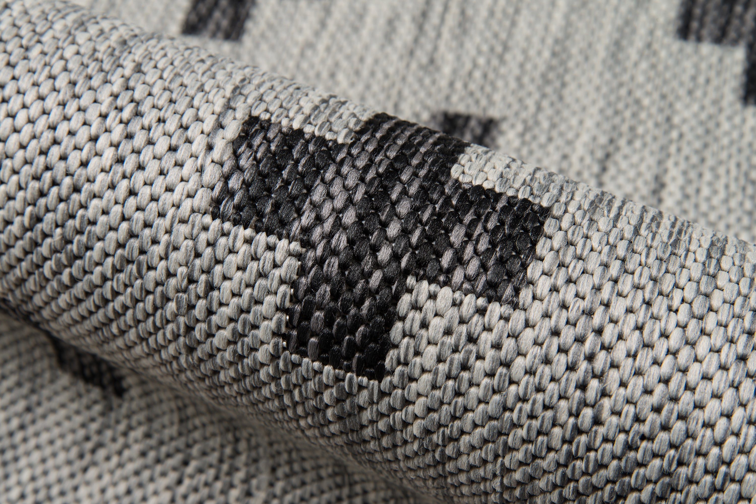 Novogratz Villa VI-01 Grey Indoor/Outdoor Area Rug by Momeni