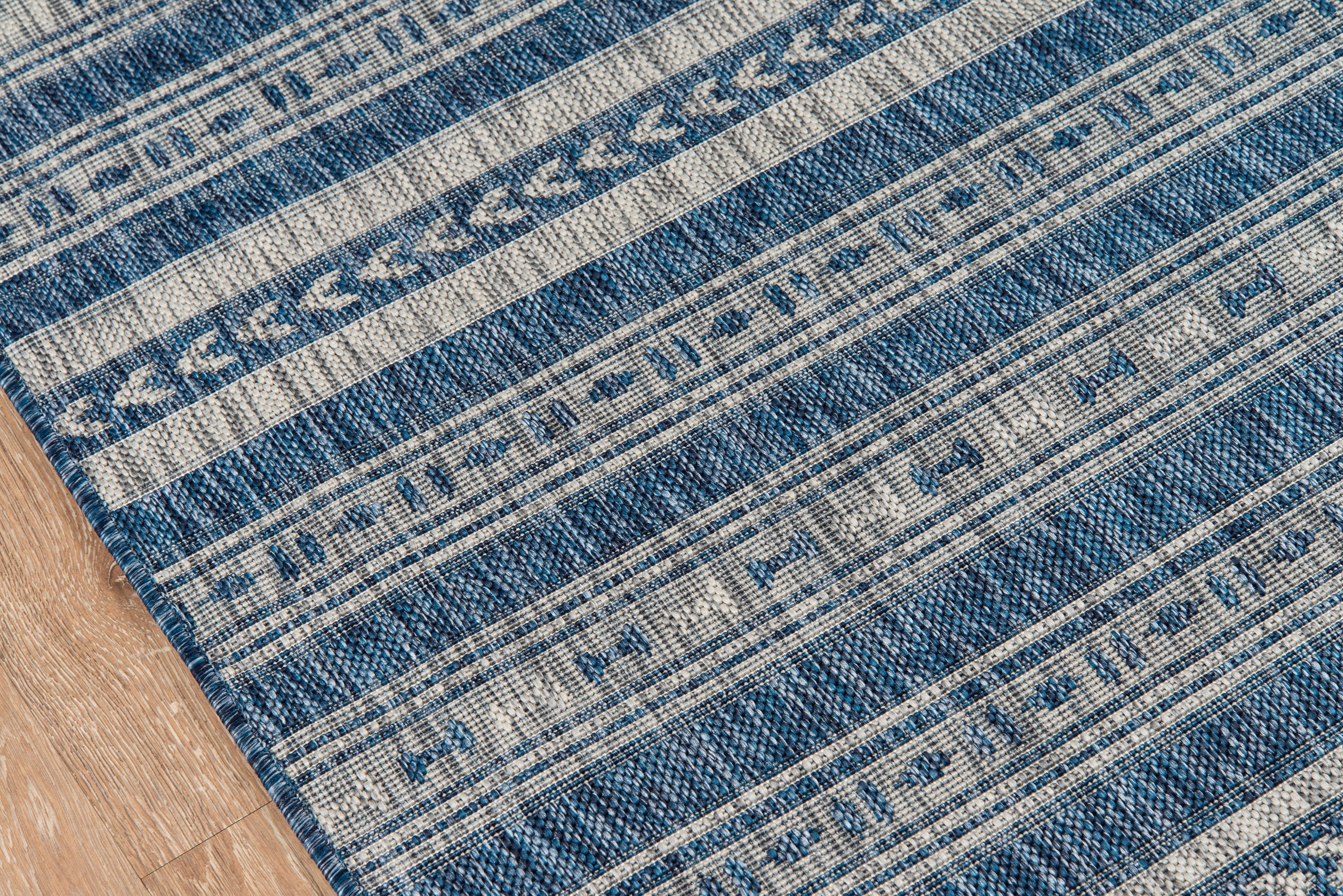 Novogratz Villa VI-04 Blue Indoor/Outdoor Area Rug by Momeni