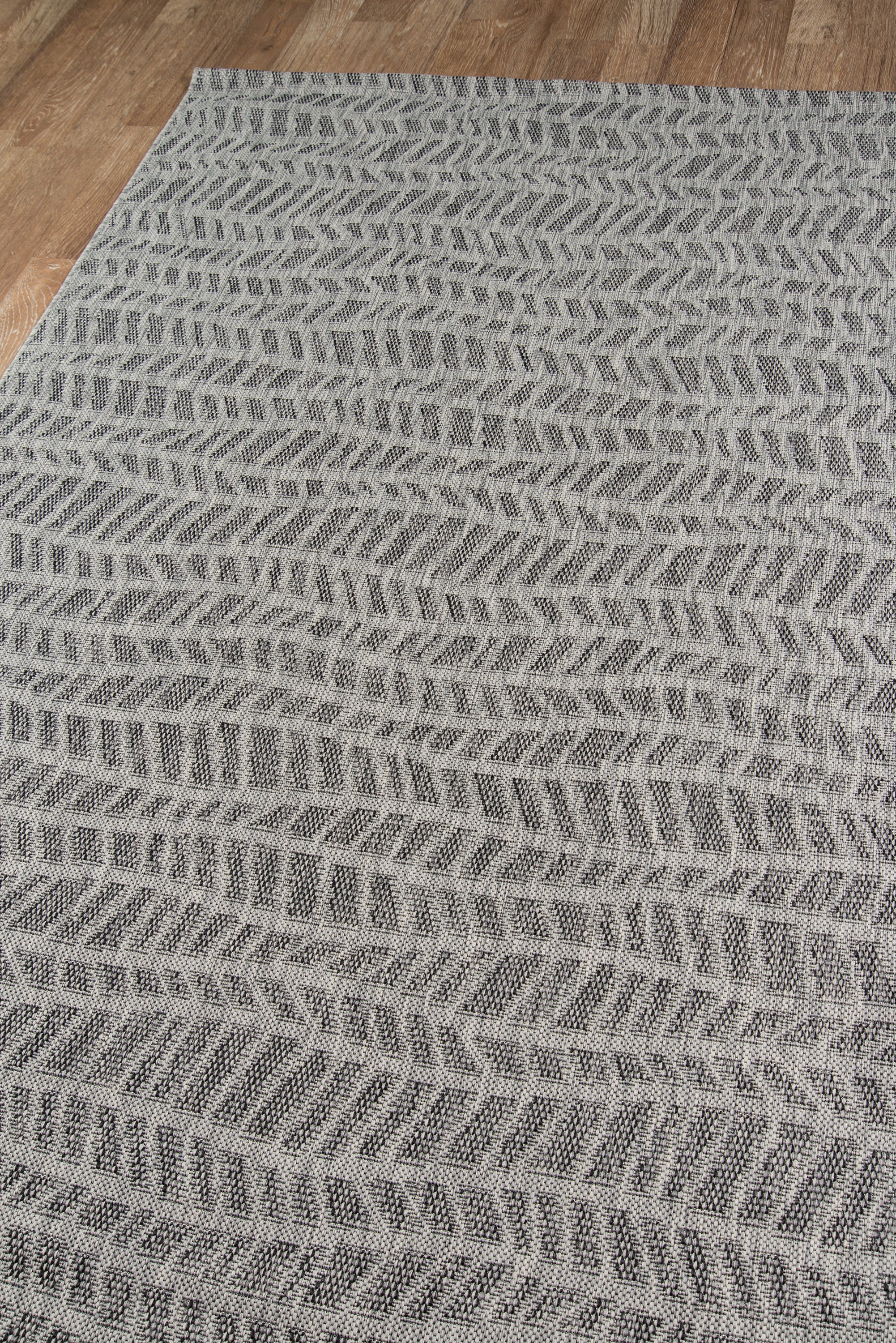 Novogratz Villa VI-05 Grey Indoor/Outdoor Area Rug by Momeni