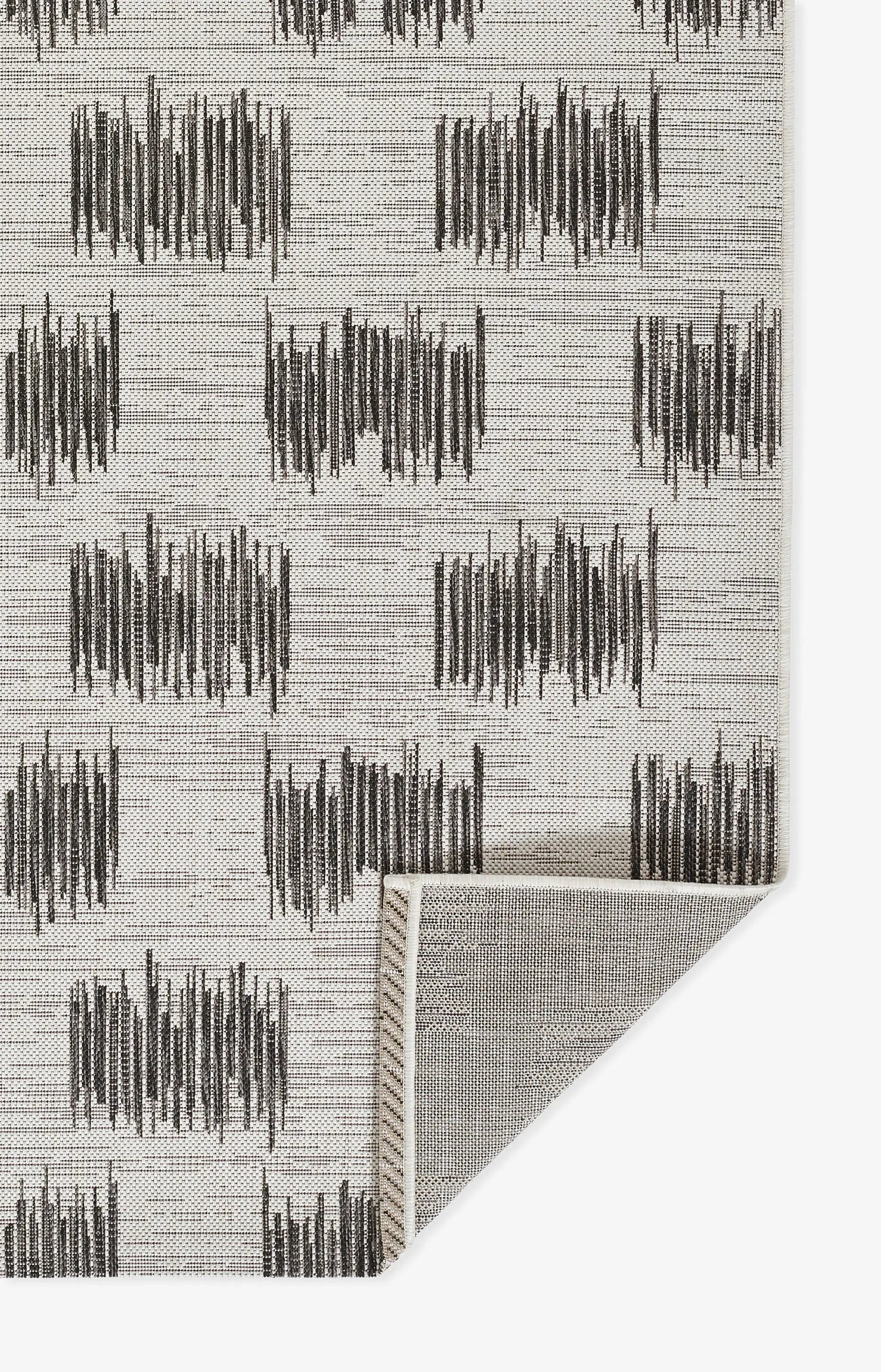 Villa VI-12 (Turin) Ivory Area Rug by Novogratz by Momeni