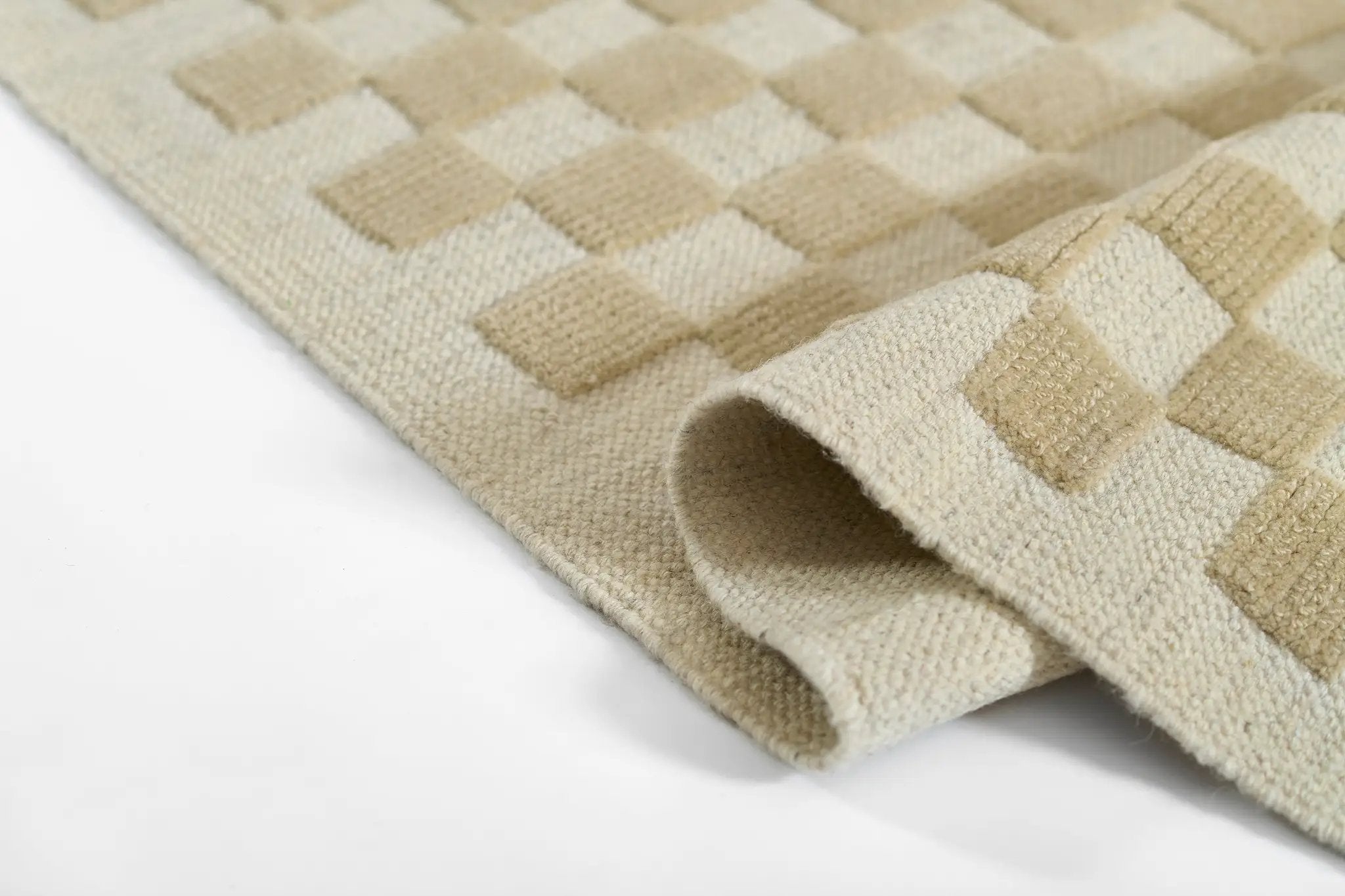 Willow WLO-1 (Checkered) Beige Area Rug by Momeni