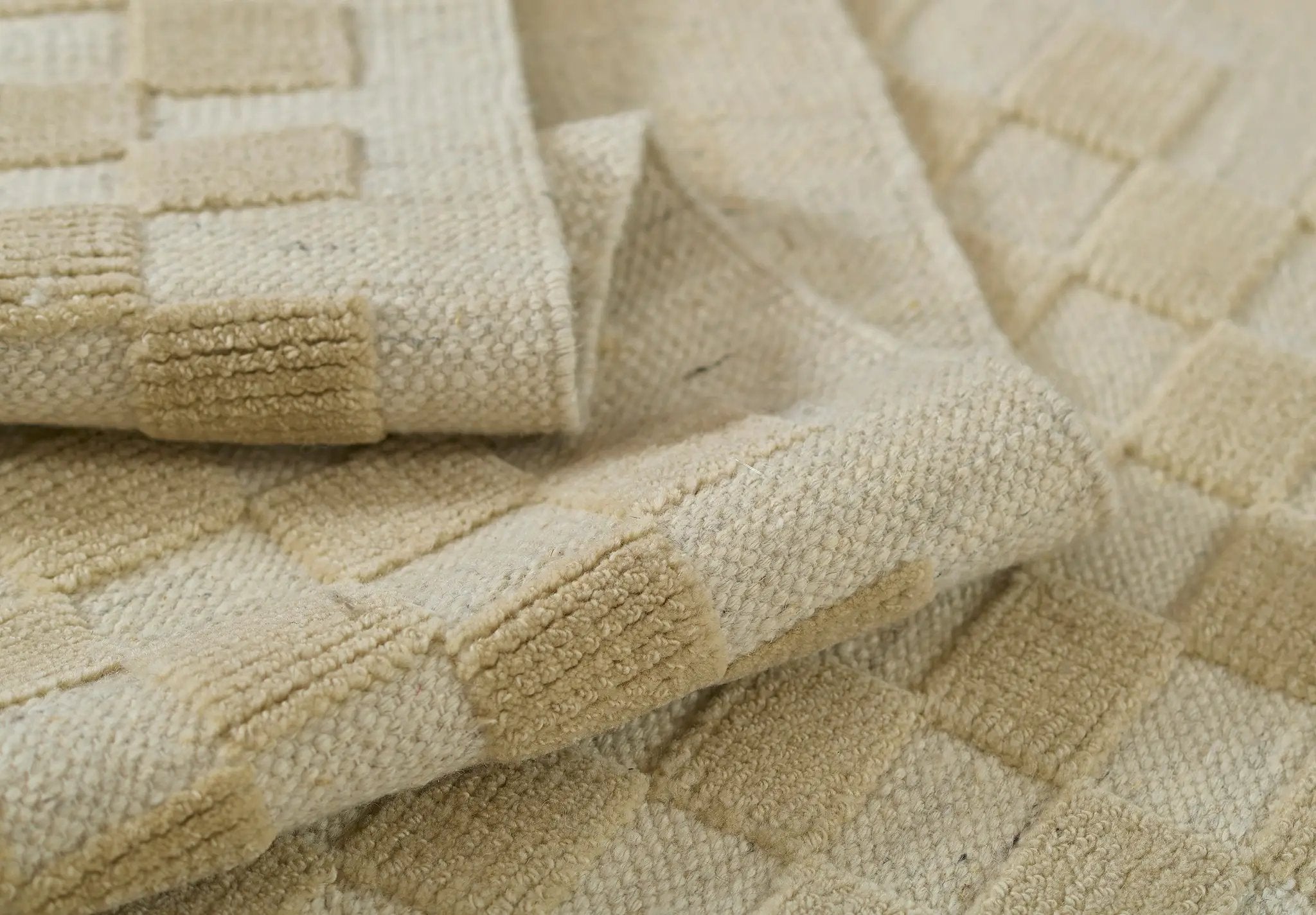 Willow WLO-1 (Checkered) Beige Area Rug by Momeni