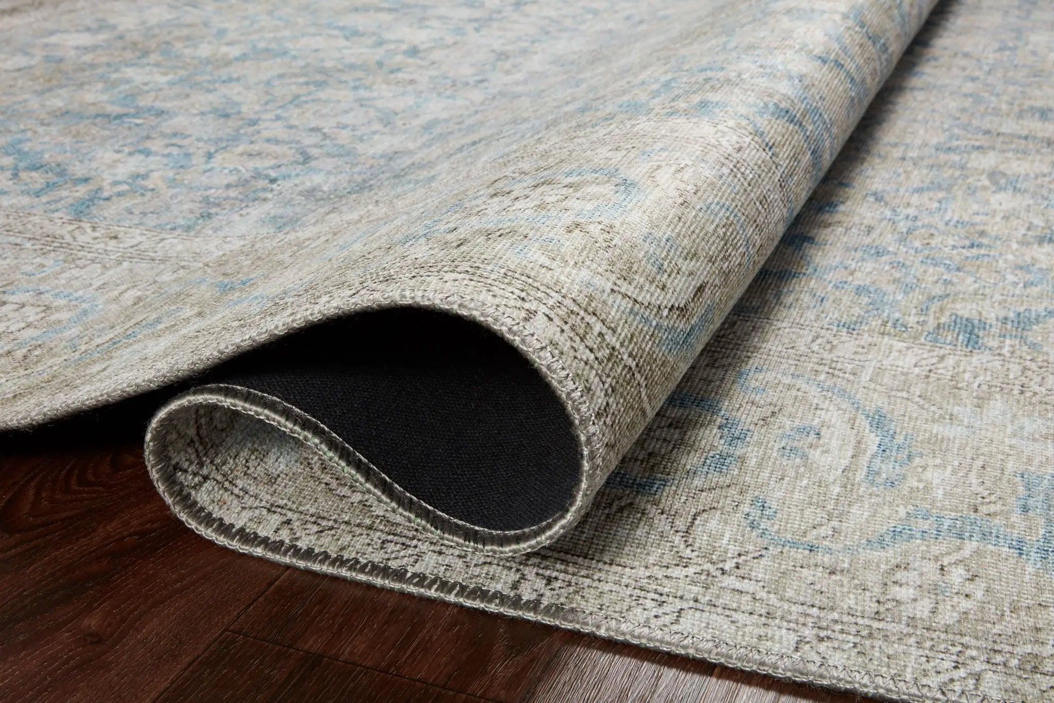 Wynter WYN-10 Ocean / Silver Area Rug by Loloi