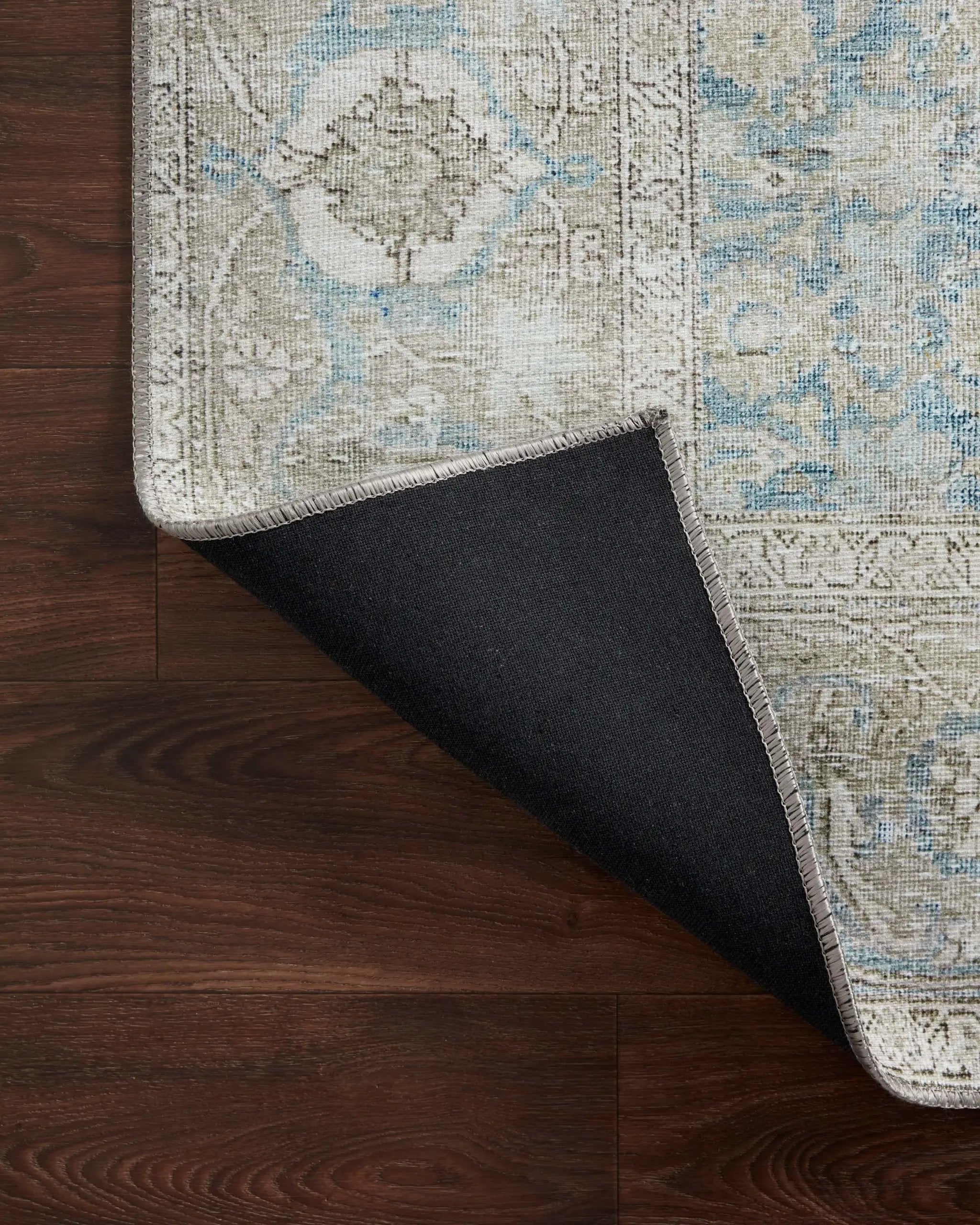 Wynter WYN-10 Ocean / Silver Area Rug by Loloi