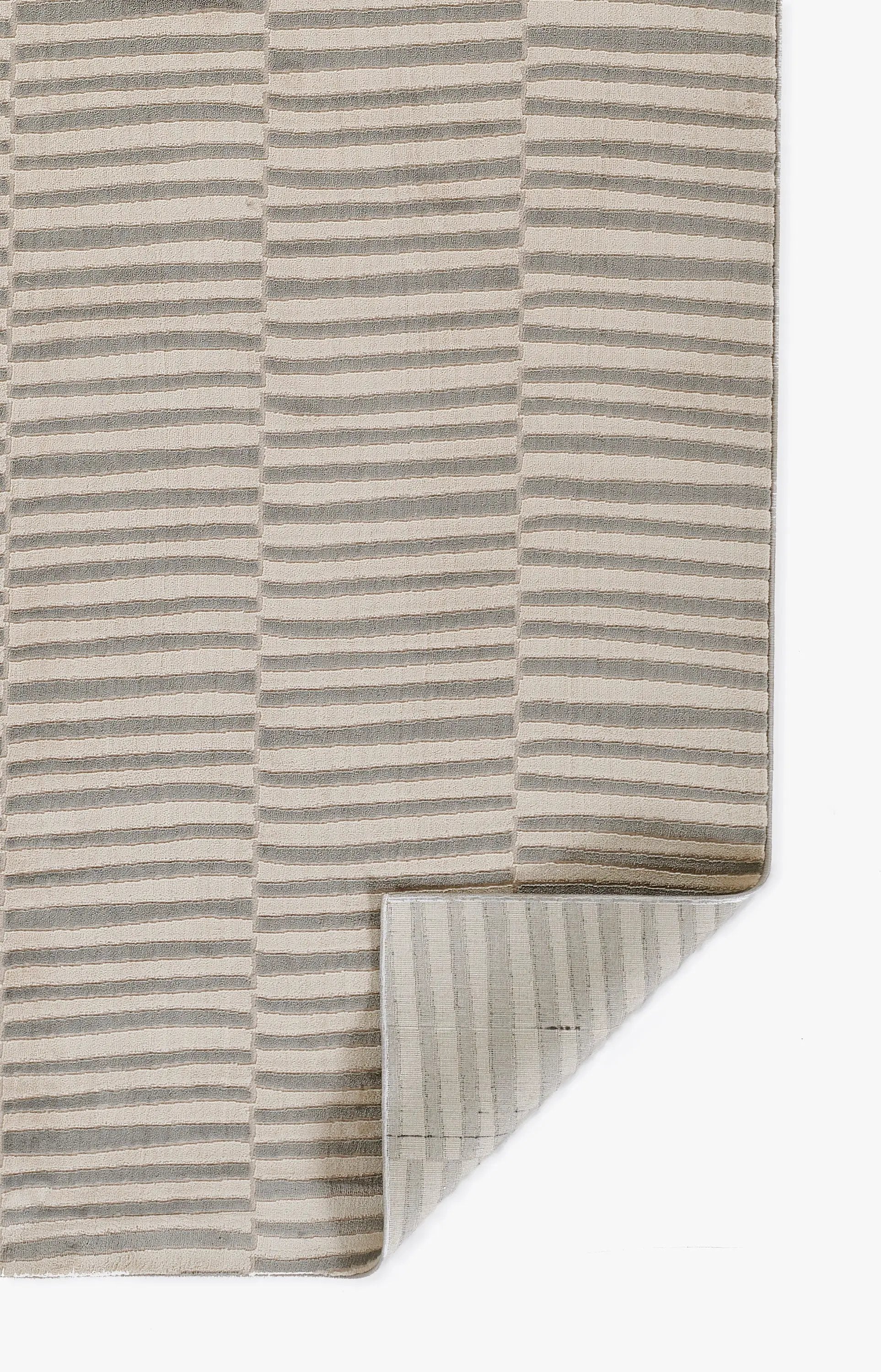 Xander XAN-1 Gray Area Rug by Momeni
