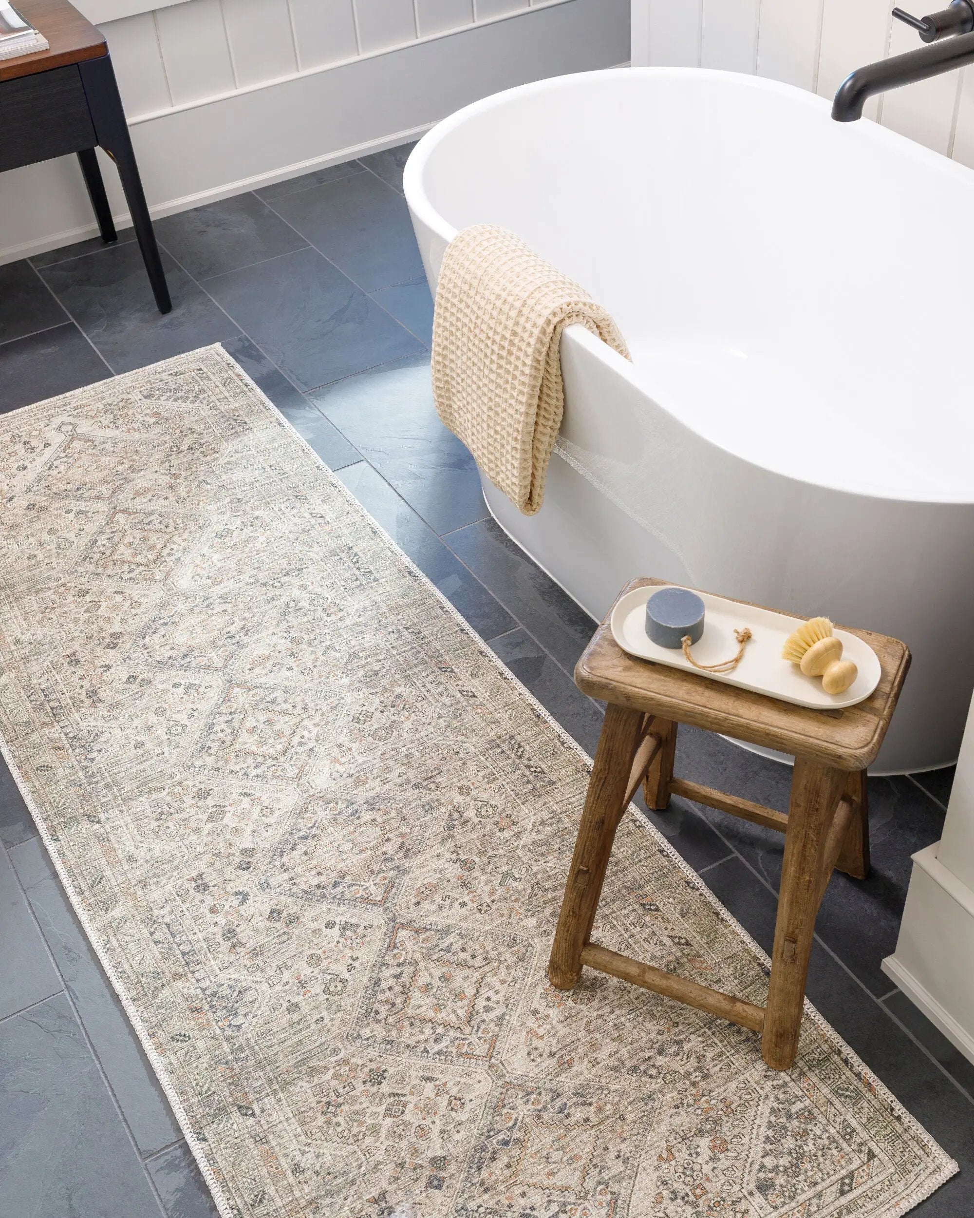 Amelie AML-2383 Light Brown Area Rug by LIVABLISS
