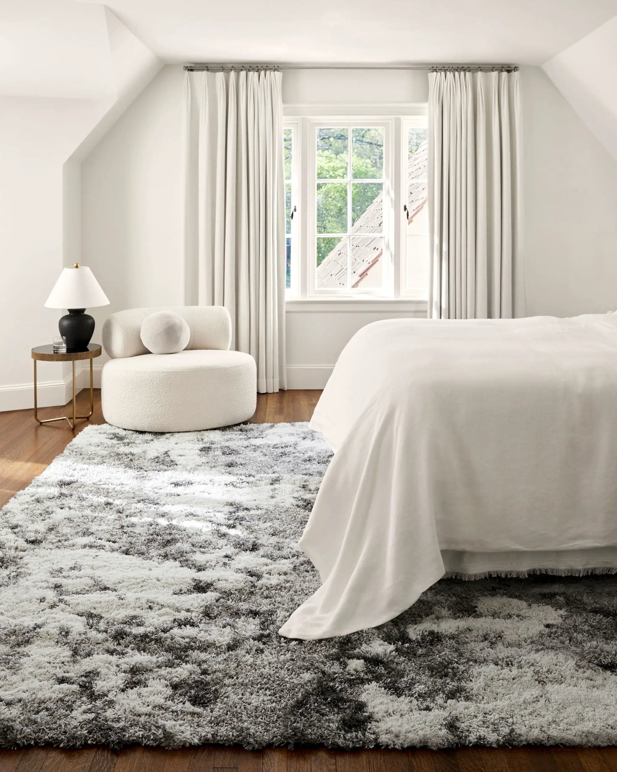 Alta Shag ASG-2304 Off-White Area Rug by LIVABLISS