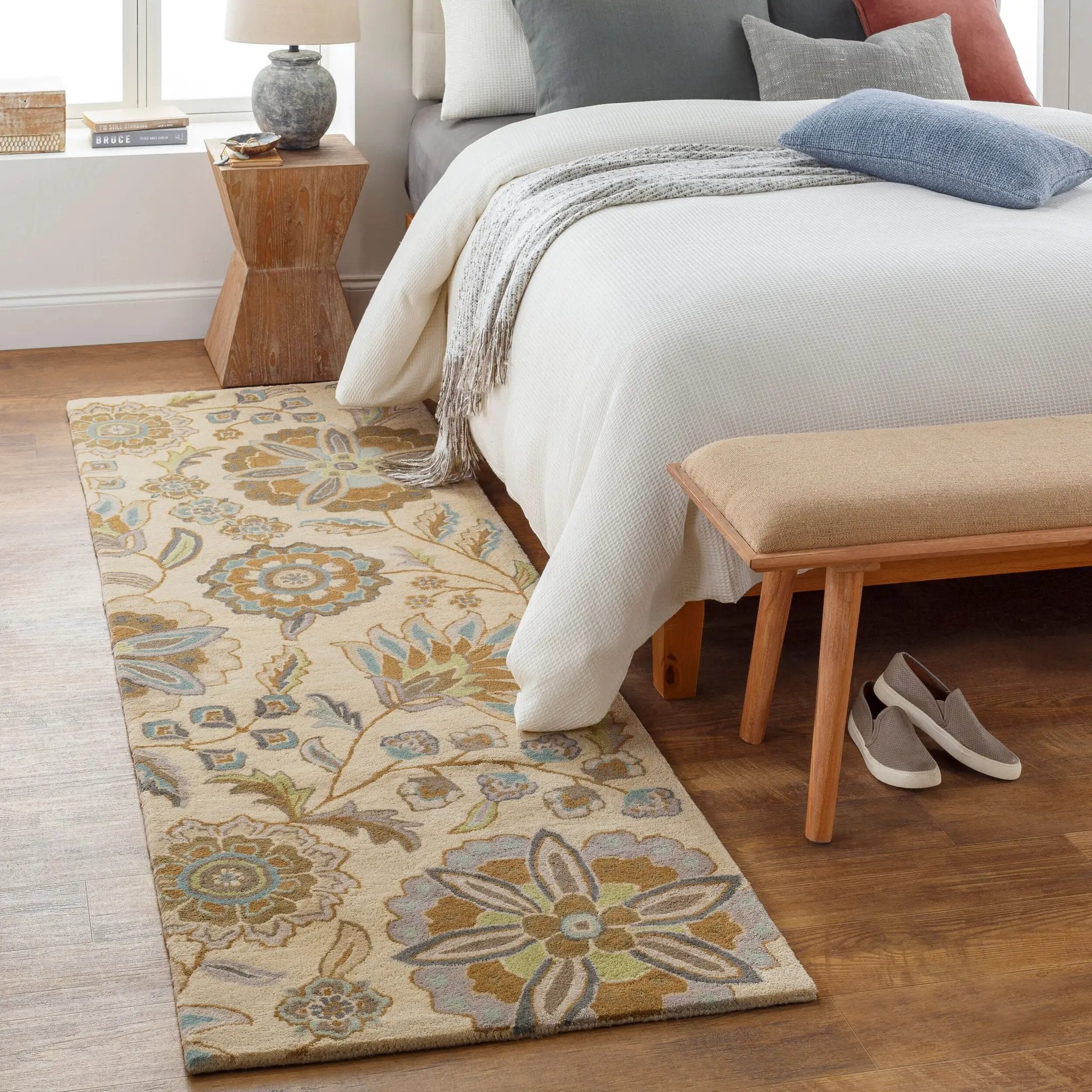 Athena ATH-5063 Ivory Area Rug by LIVABLISS