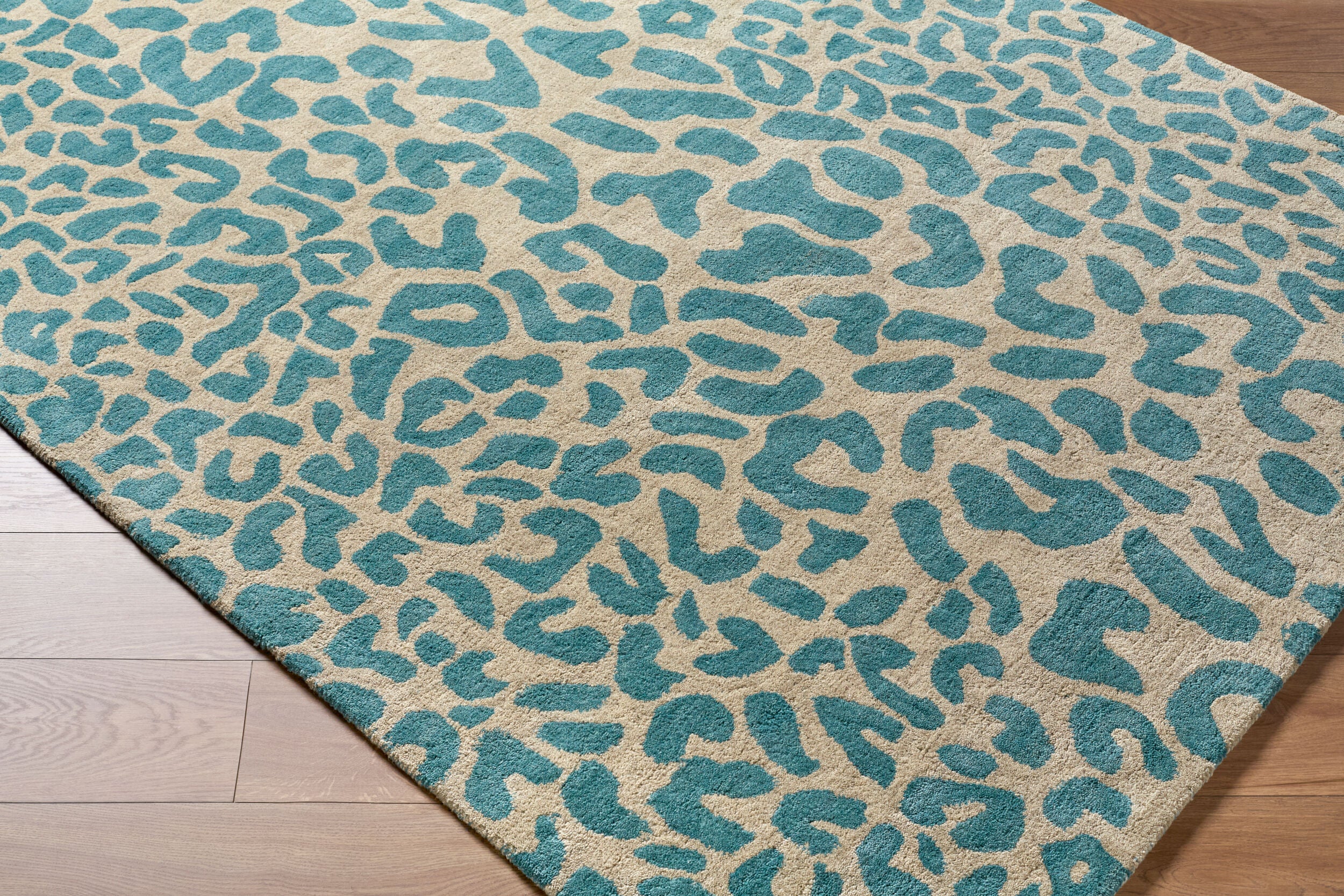 LIVABLISS Athena ATH-5120 Area Rug