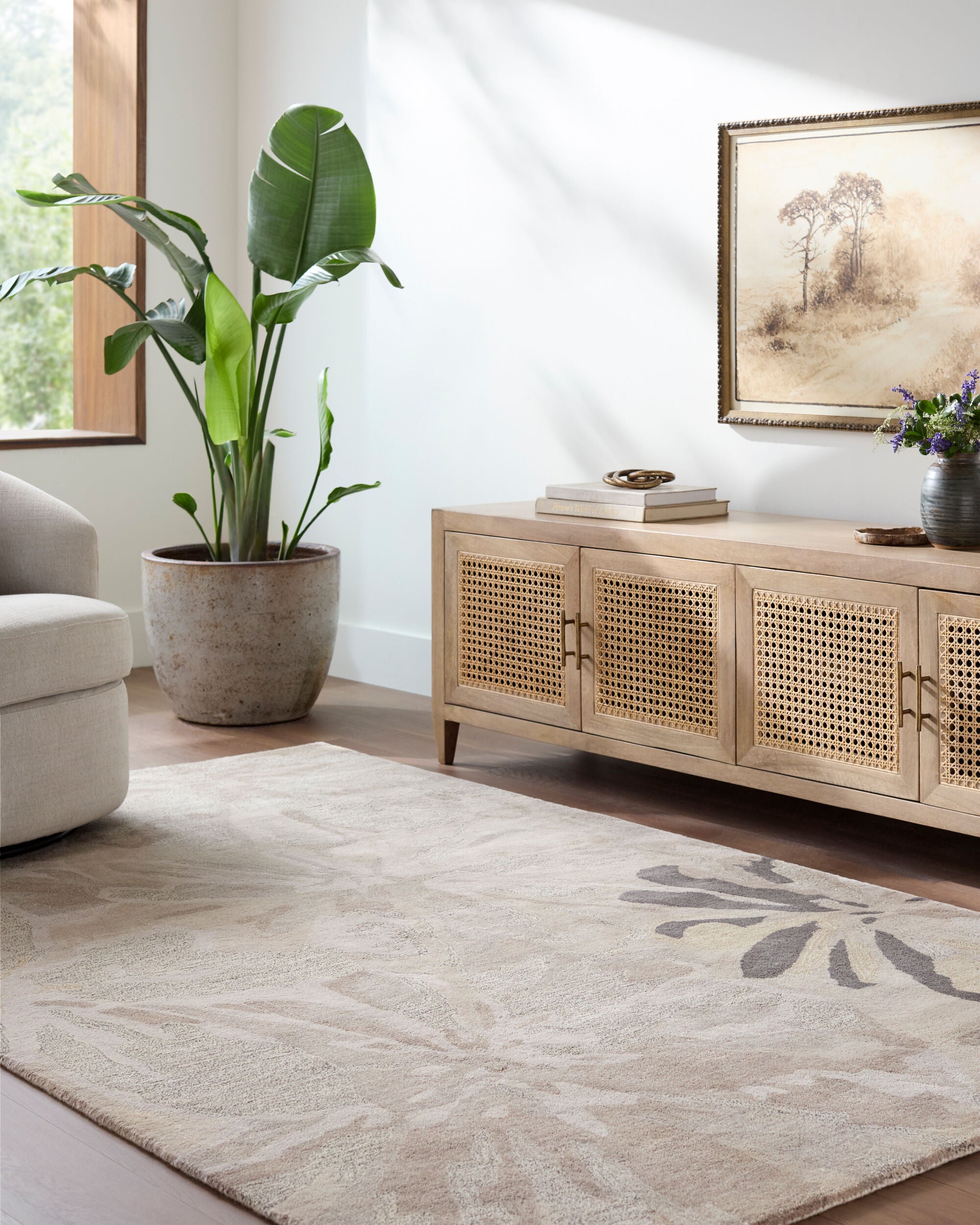 LIVABLISS Athena ATH-5135 Area Rug