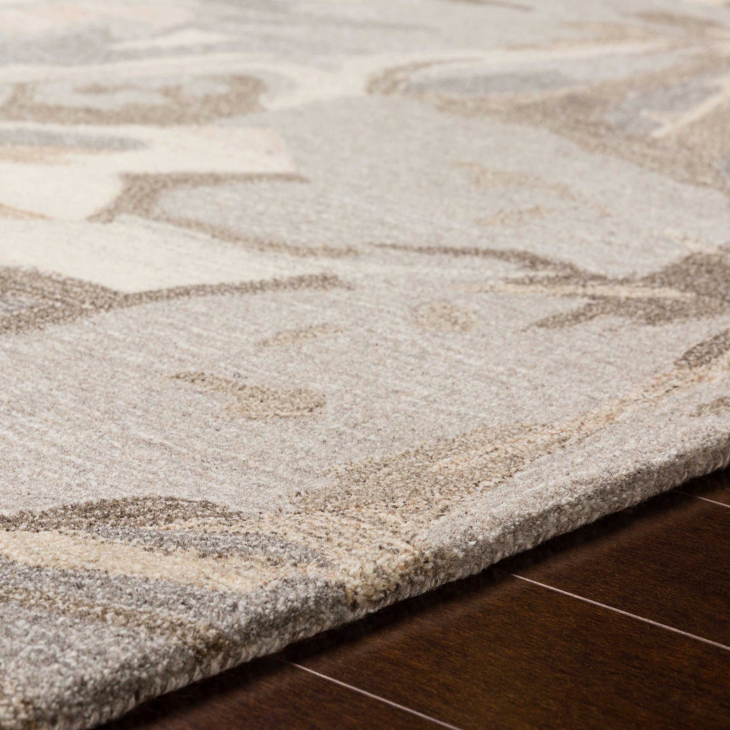 LIVABLISS Athena ATH-5150 Area Rug