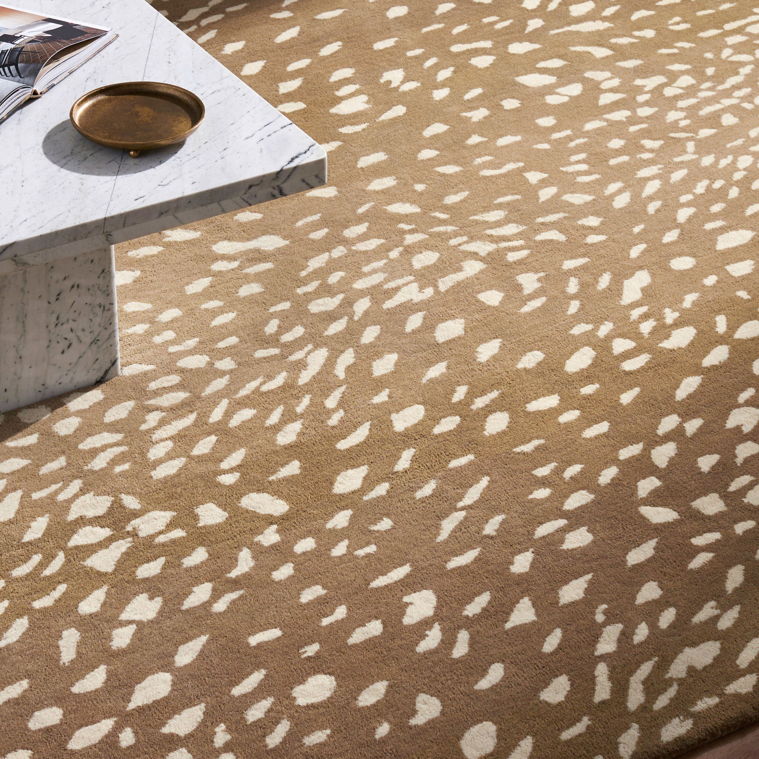 LIVABLISS Athena ATH-5162 Area Rug