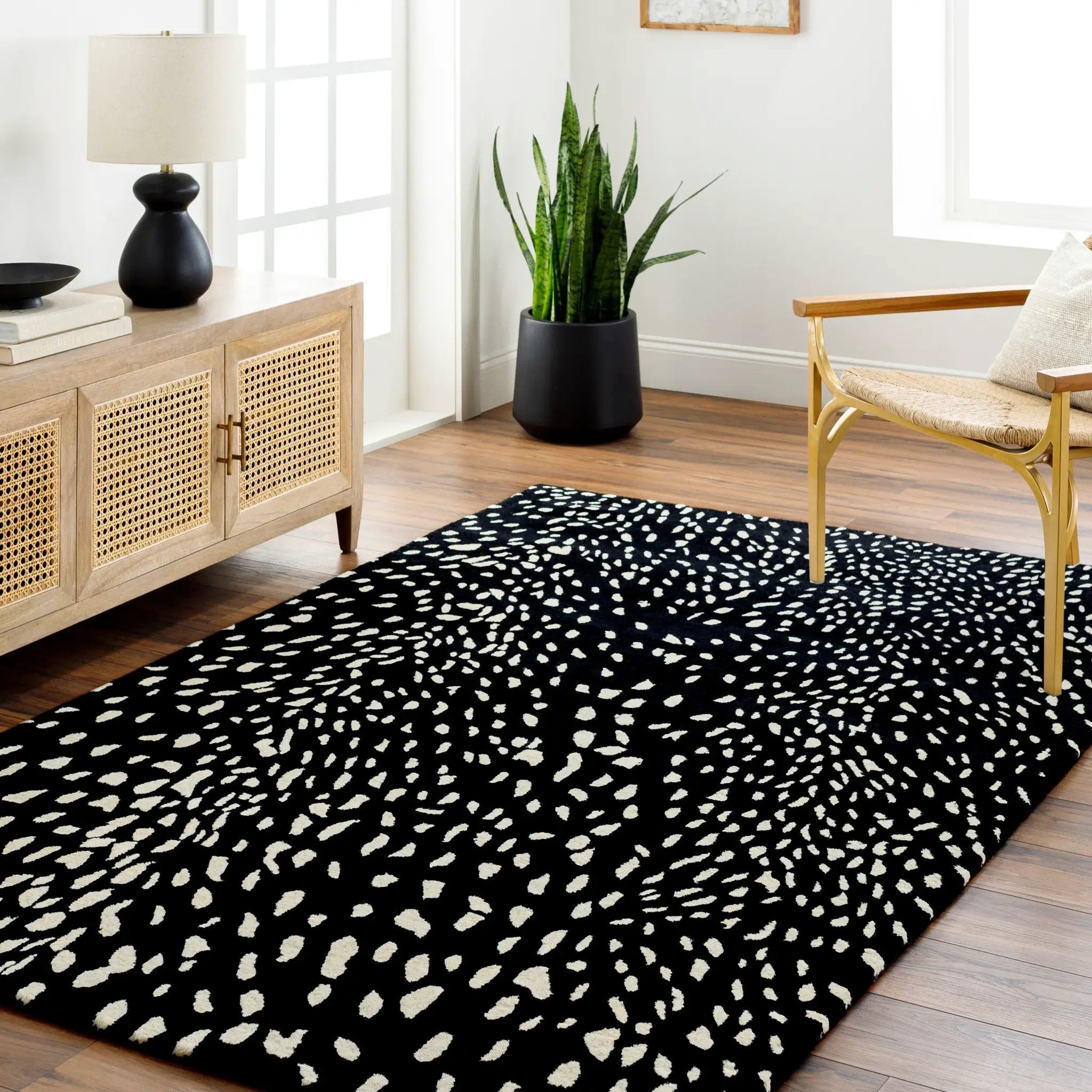 Athena ATH-5172 Black Area Rug by LIVABLISS