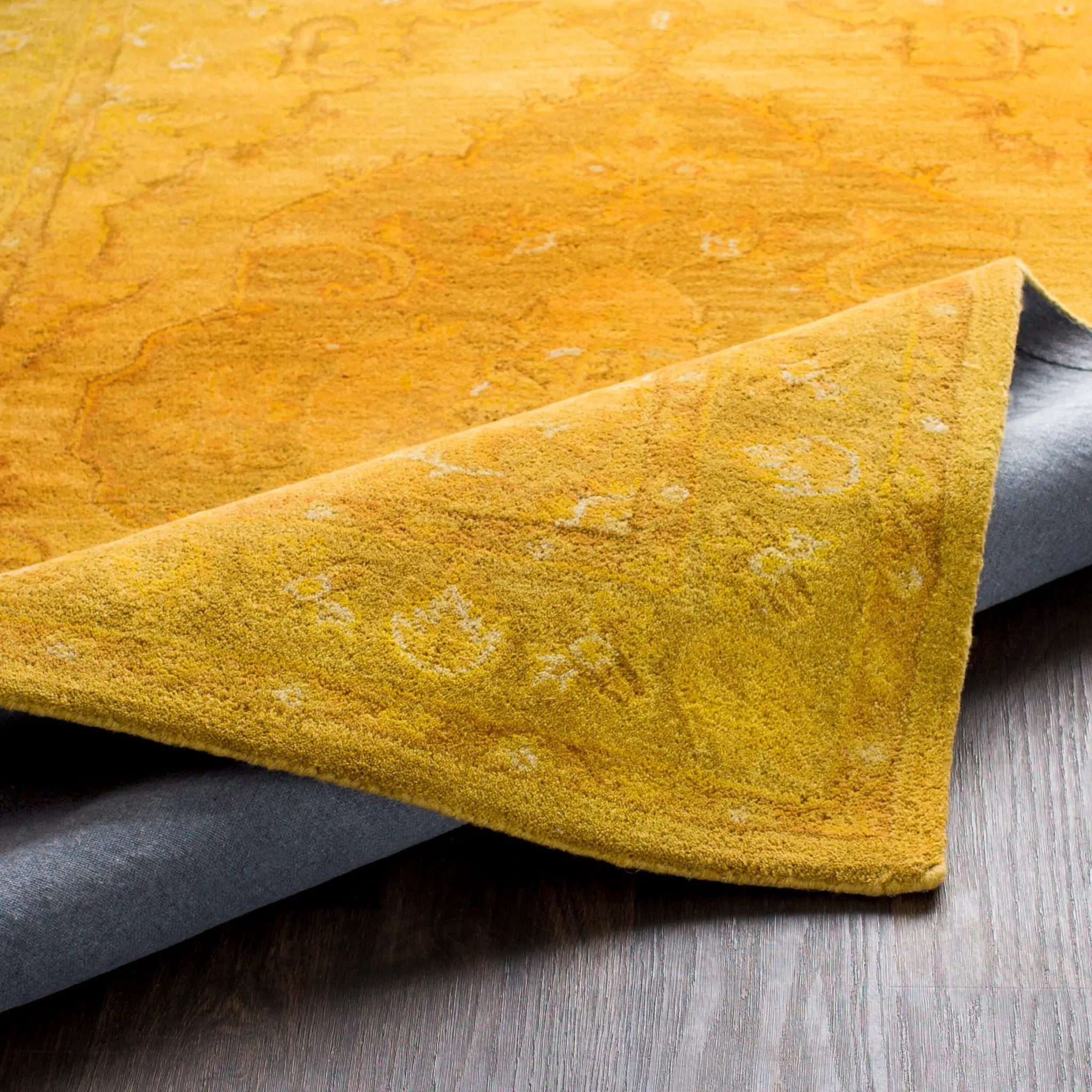 Middleton AWHR-2059 Yellow Area Rug by LIVABLISS
