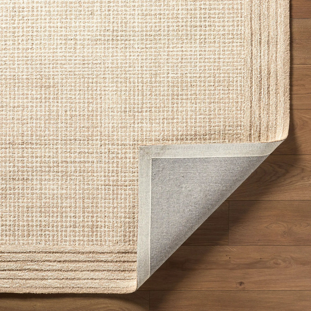 Benchcraft BEC-2301 Beige Area Rug by LIVABLISS