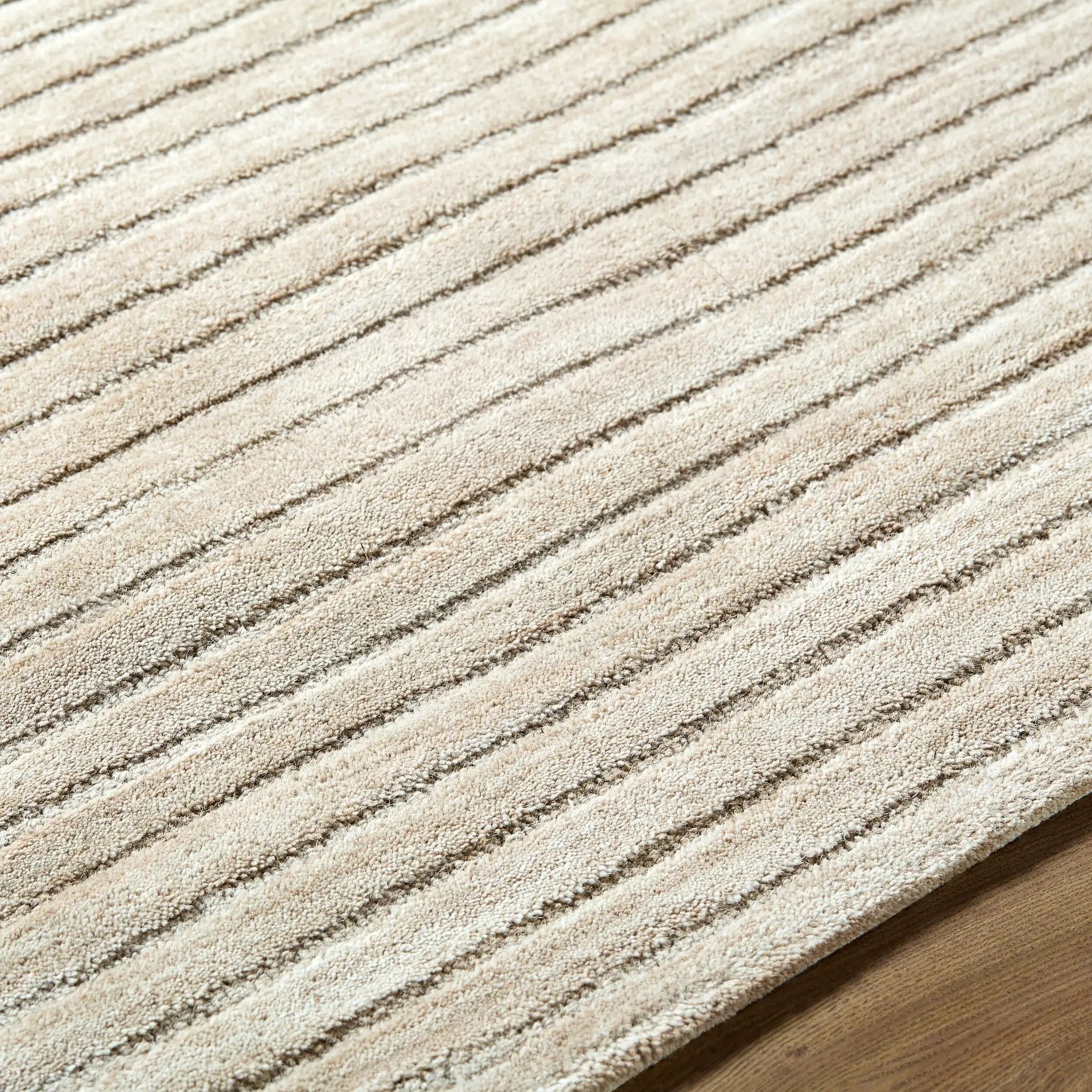 Benchcraft BEC-2303 Beige Area Rug by LIVABLISS