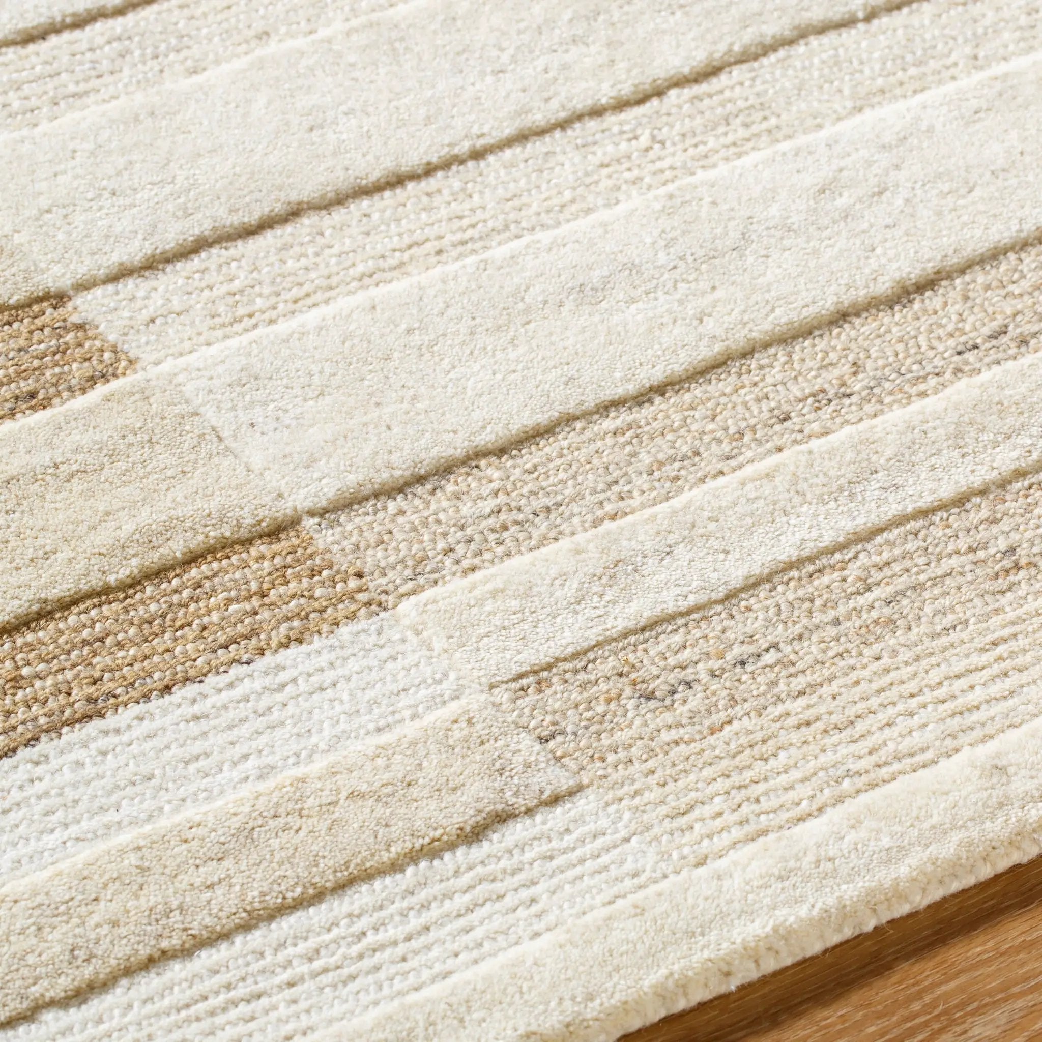 Brook BKO-2360 Ivory Area Rug by LIVABLISS
