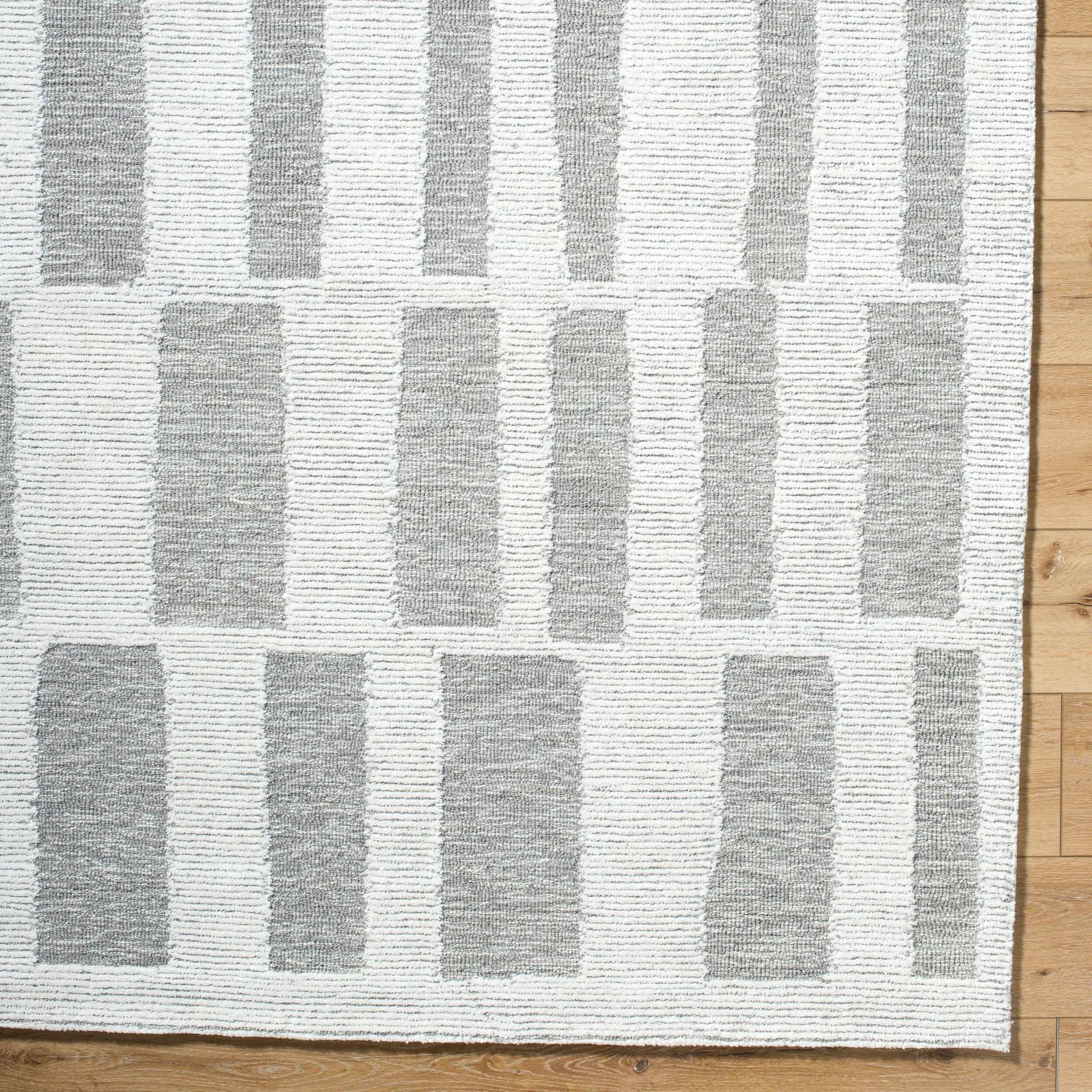 Bianca BNC-2303 Ivory Area Rug by LIVABLISS