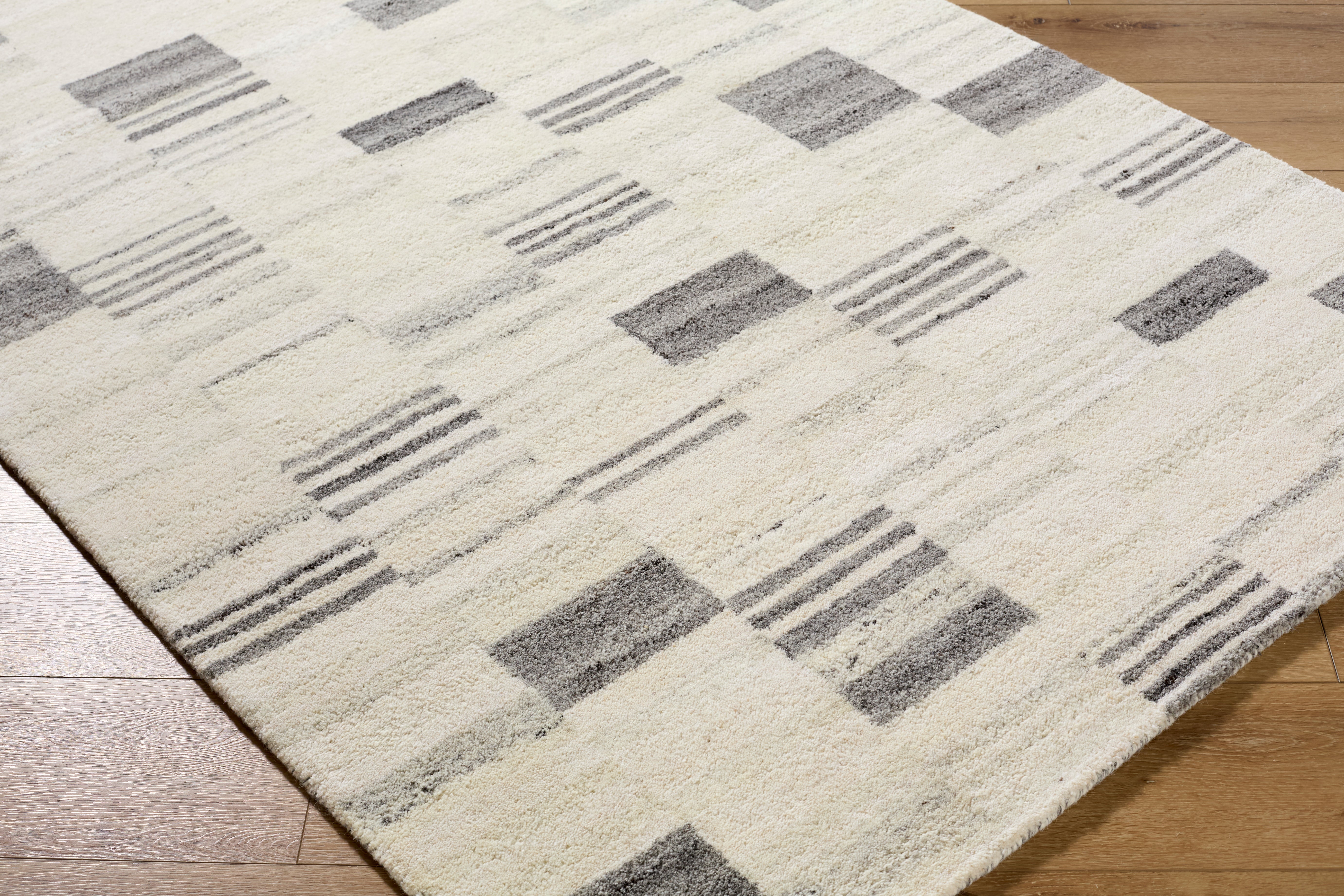 Becki Owens Max BOMX-2305 Ivory Area Rug by LIVABLISS