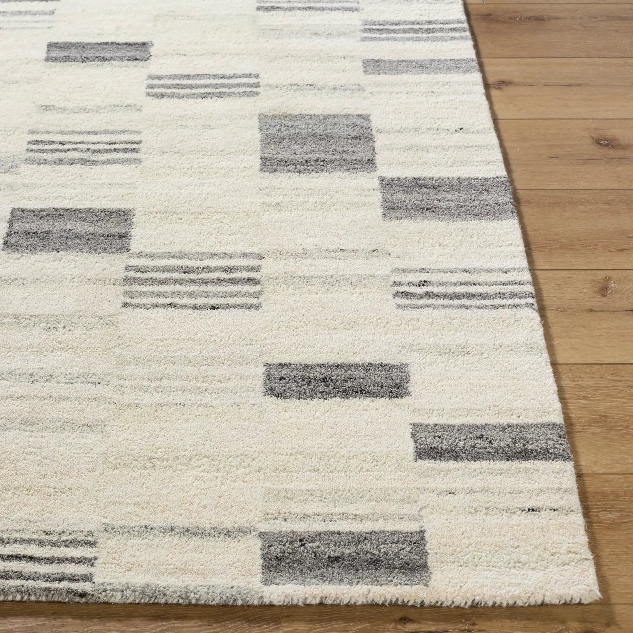 Max BOMX-2305 Ivory Area Rug by Becki Owens x LIVABLISS