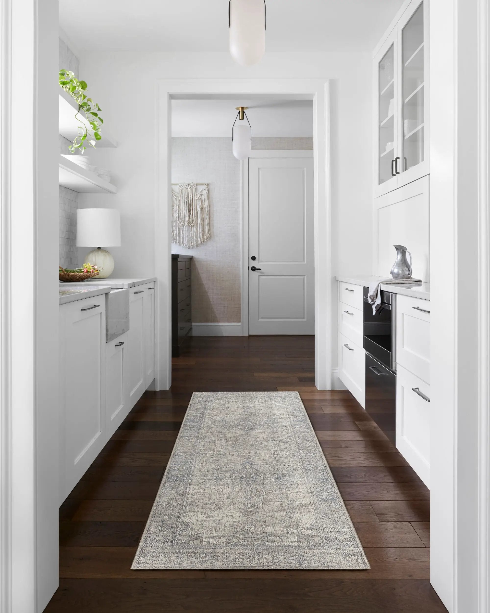 Margot BOSC-2300 White Area Rug by Becki Owens x LIVABLISS