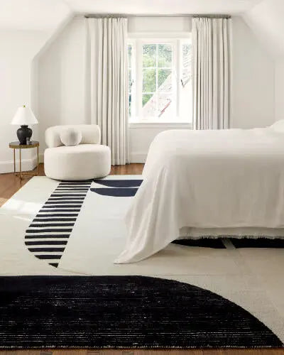Brooklyn BRO-2304 Black Area Rug by LIVABLISS