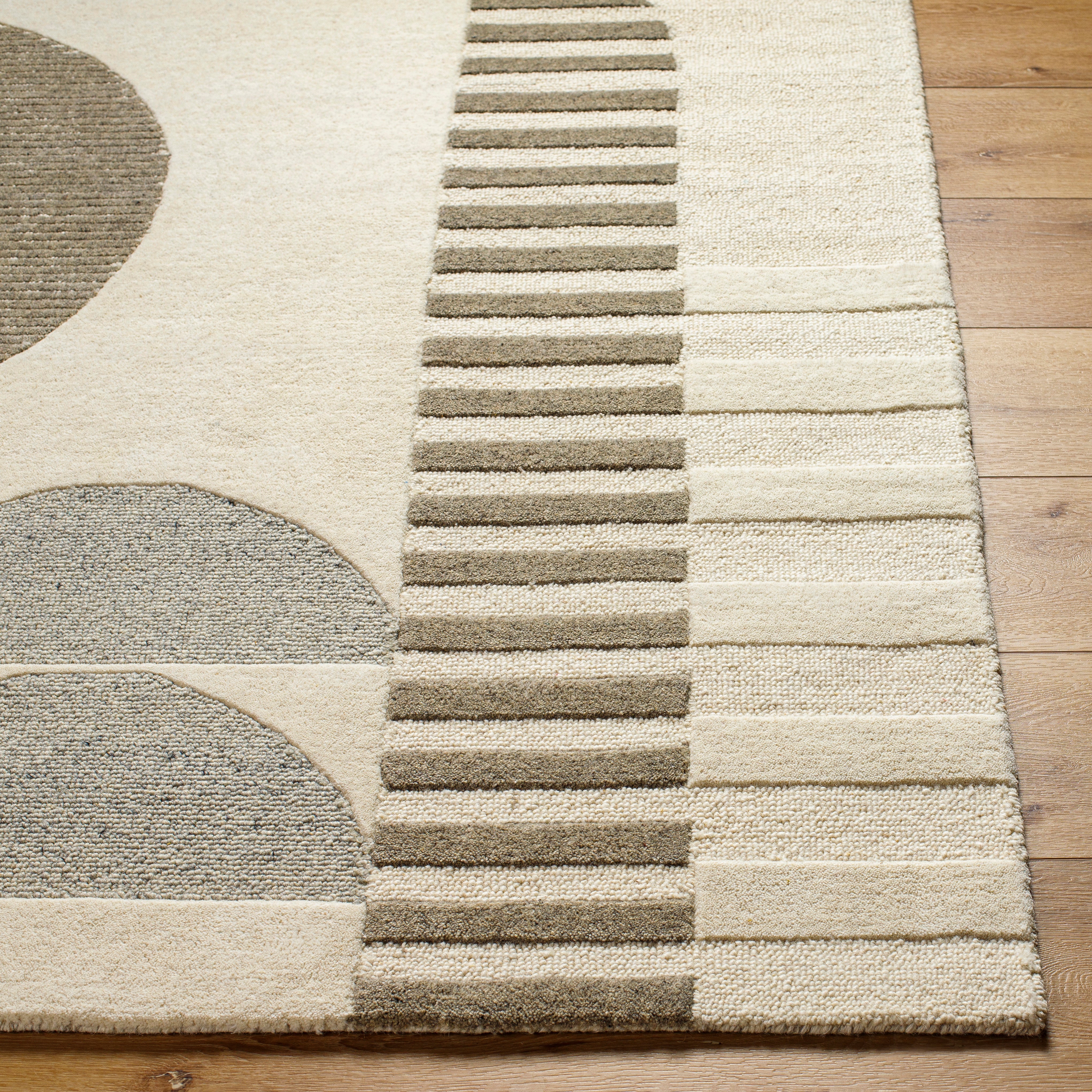 LIVABLISS Brooklyn BRO-2310 Area Rug