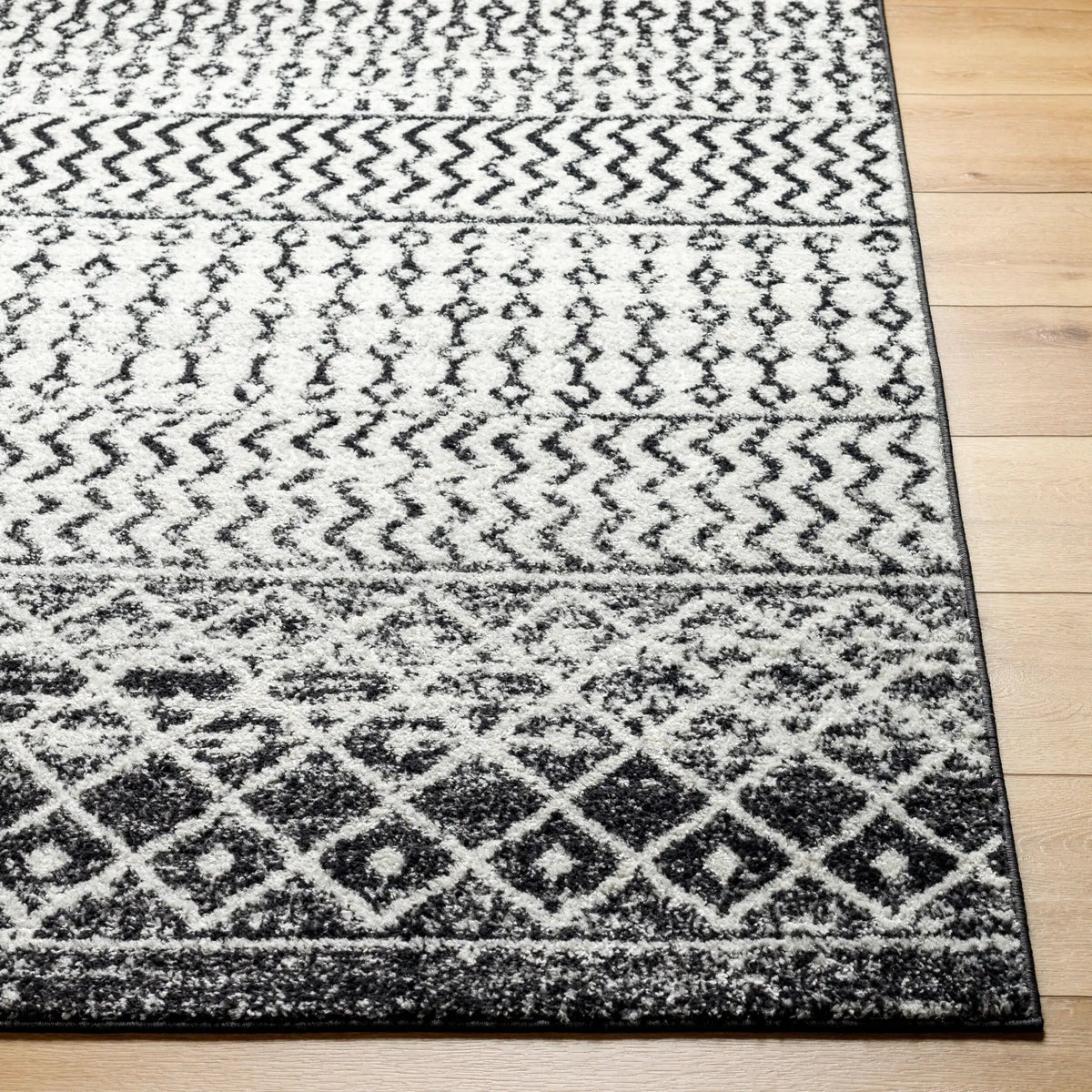 LIVABLISS Elaziz ELZ-2307 Black Area Rug