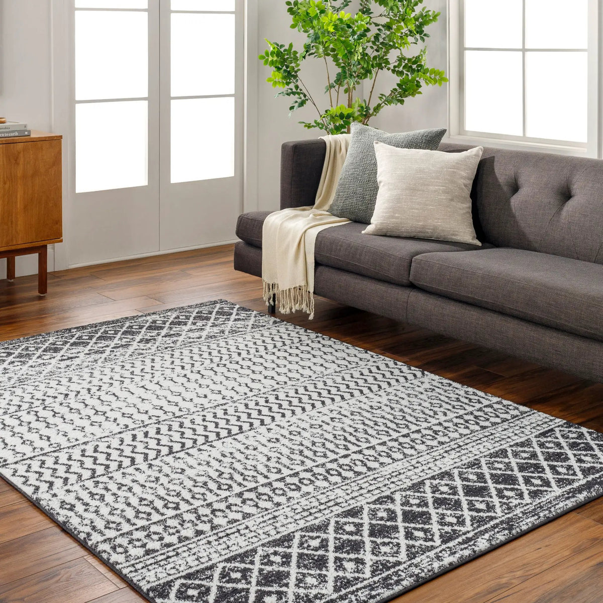 LIVABLISS Elaziz ELZ-2307 Black Area Rug
