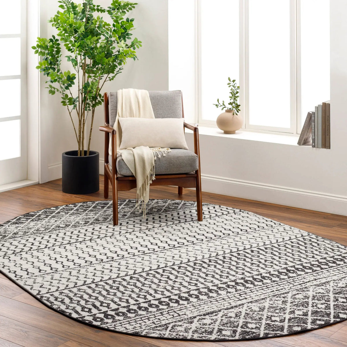 LIVABLISS Elaziz ELZ-2307 Black Area Rug