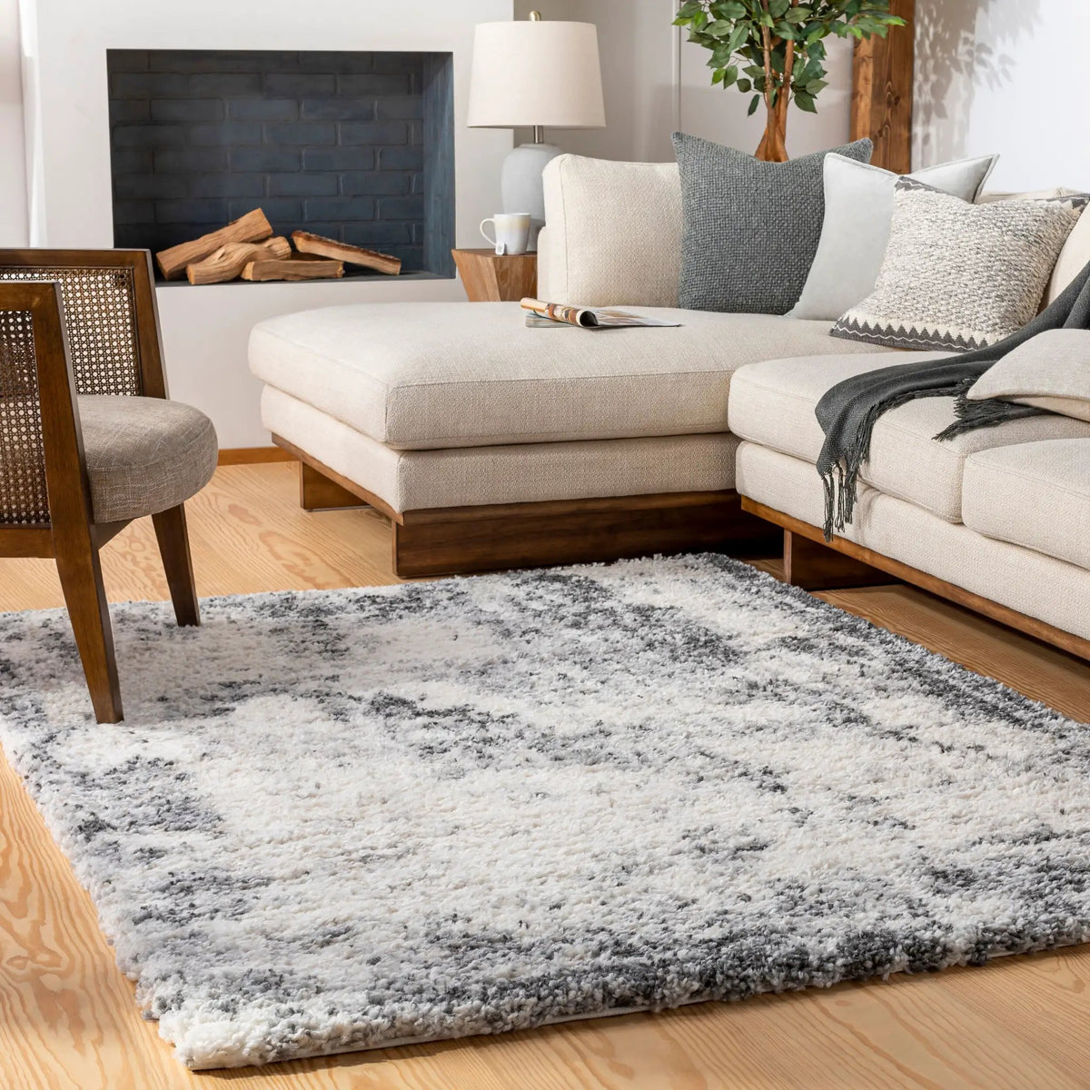 LIVABLISS Eskimo Shag ESG-2311 Black Area Rug