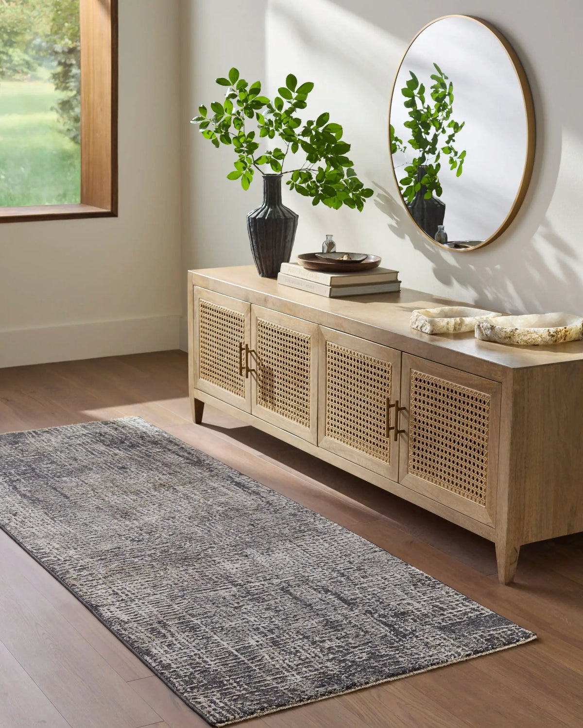 LIVABLISS Gakko GKK-2307 Black Area Rug