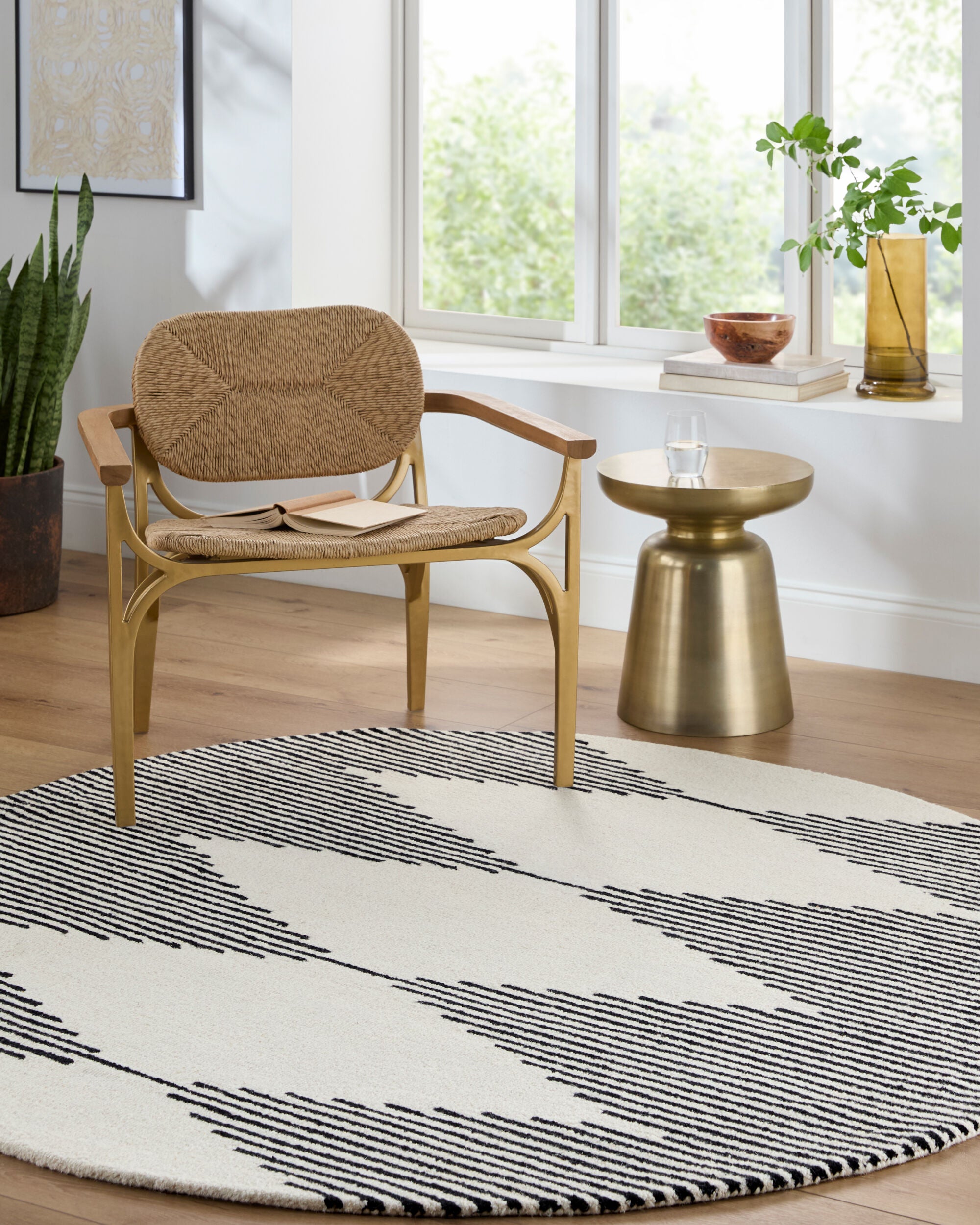 LIVABLISS Granada GND-2331 Area Rug