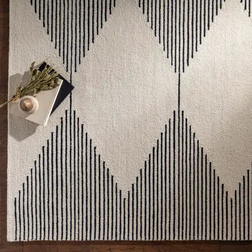 Granada GND-2331 Black Area Rug by LIVABLISS