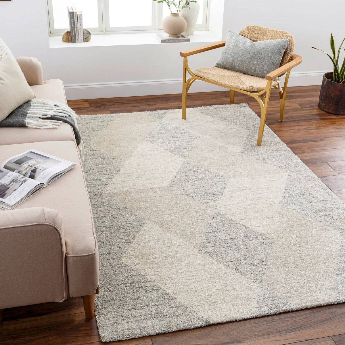LIVABLISS Gavic GVC-2316 Ivory Area Rug