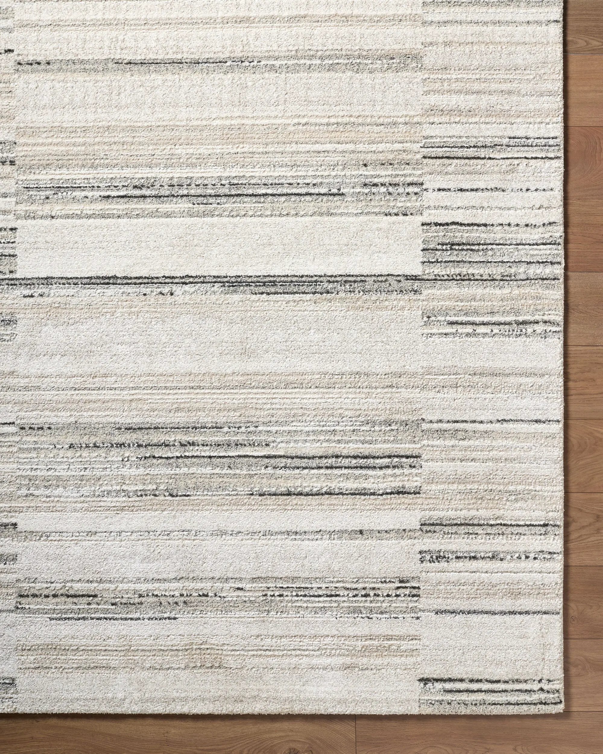 Gavic GVC-2325 White Area Rug by LIVABLISS