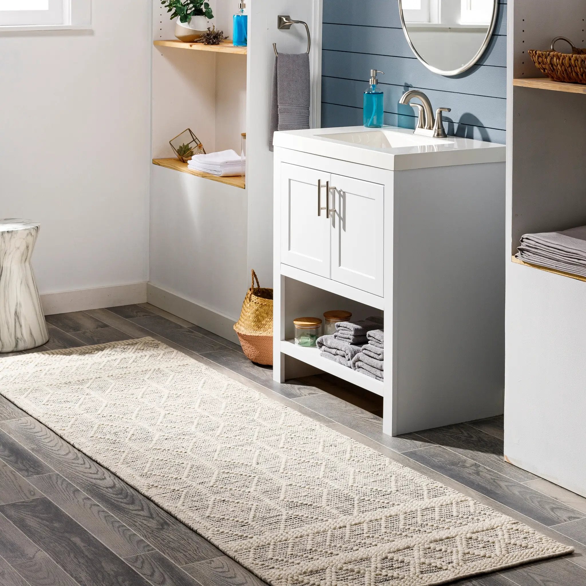 Hygge HYG-2307 Black Area Rug by LIVABLISS