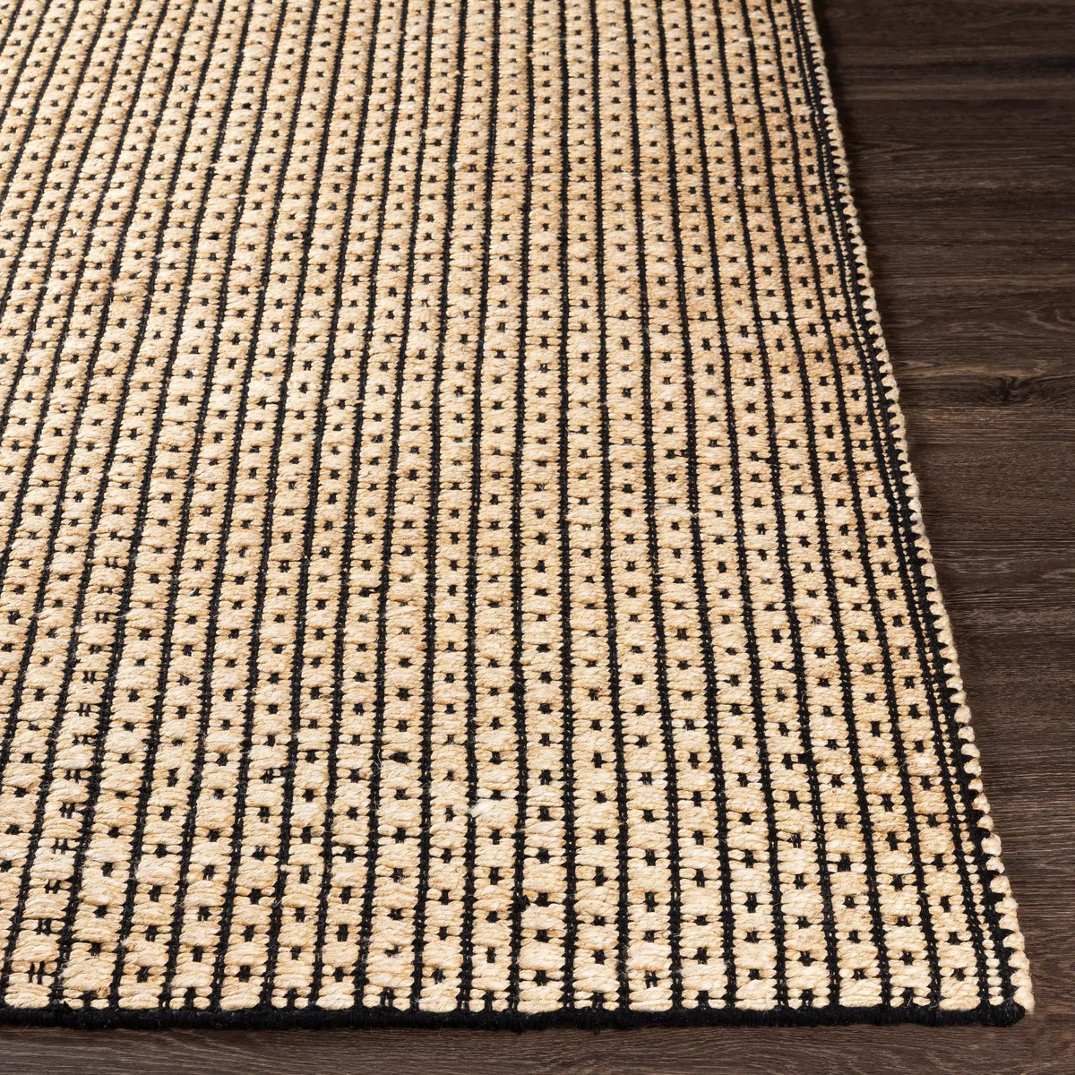 Jasmine JAM-2300 Black Area Rug by LIVABLISS