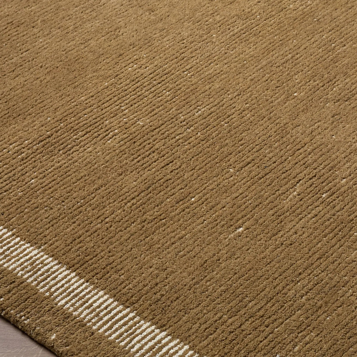LIVABLISS Julia JLA-2308 Camel Area Rug