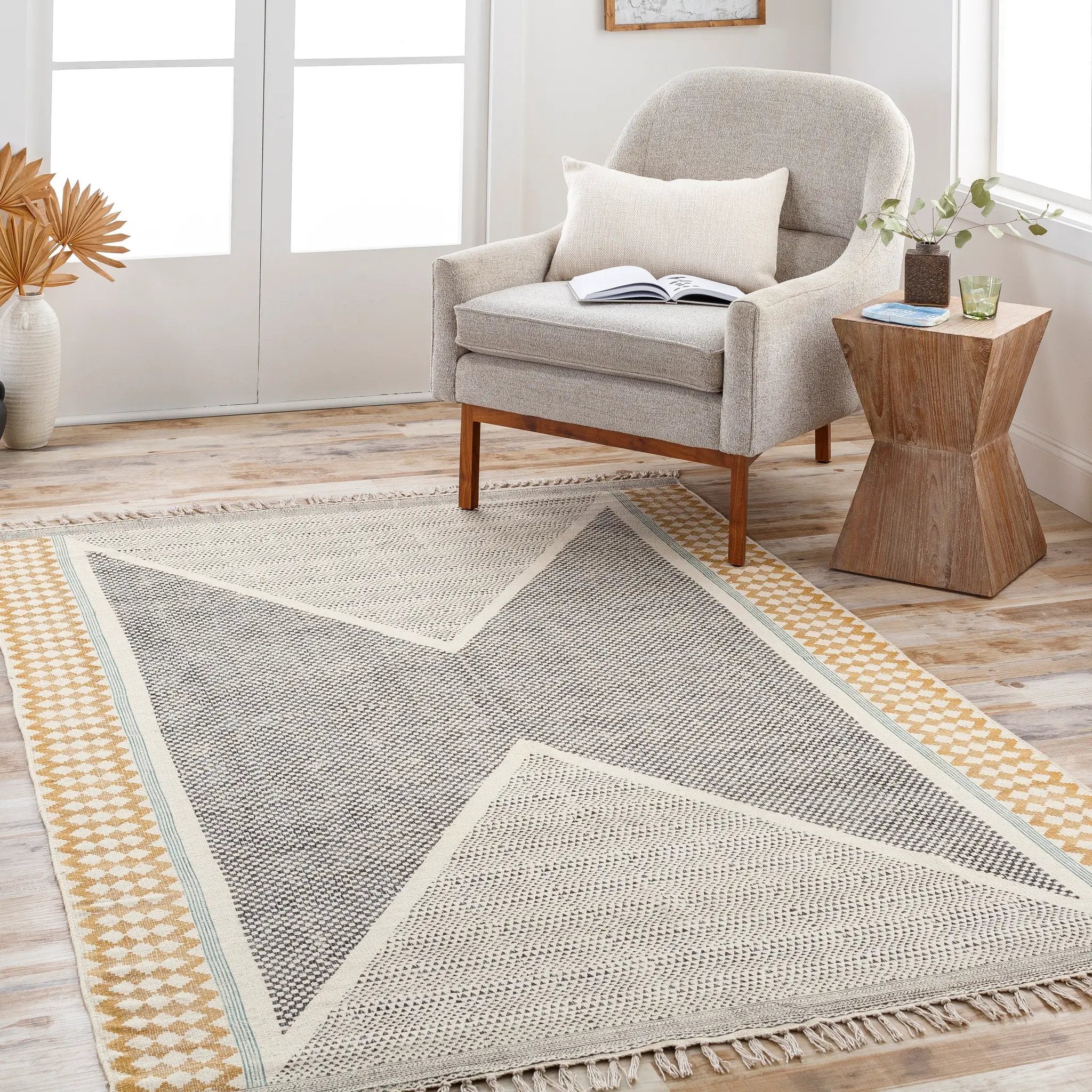 July JUY-2306 Black Area Rug by LIVABLISS