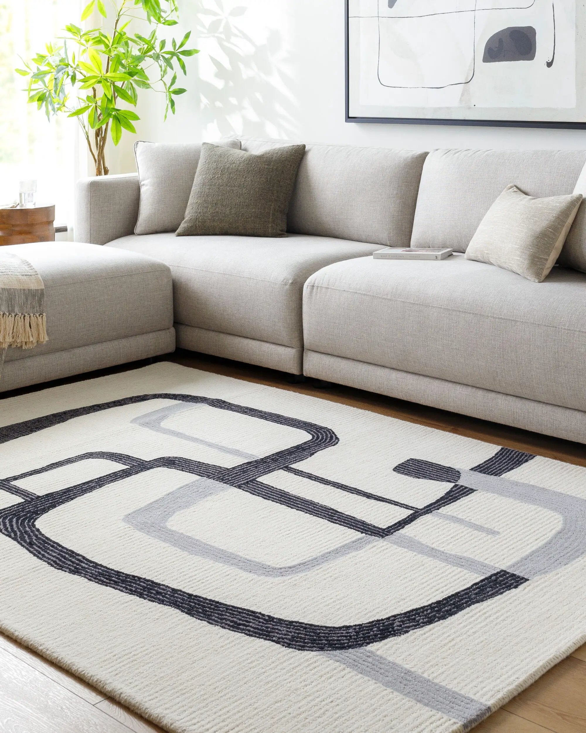 Rossi JWRS-2306 Ivory Area Rug by LIVABLISS